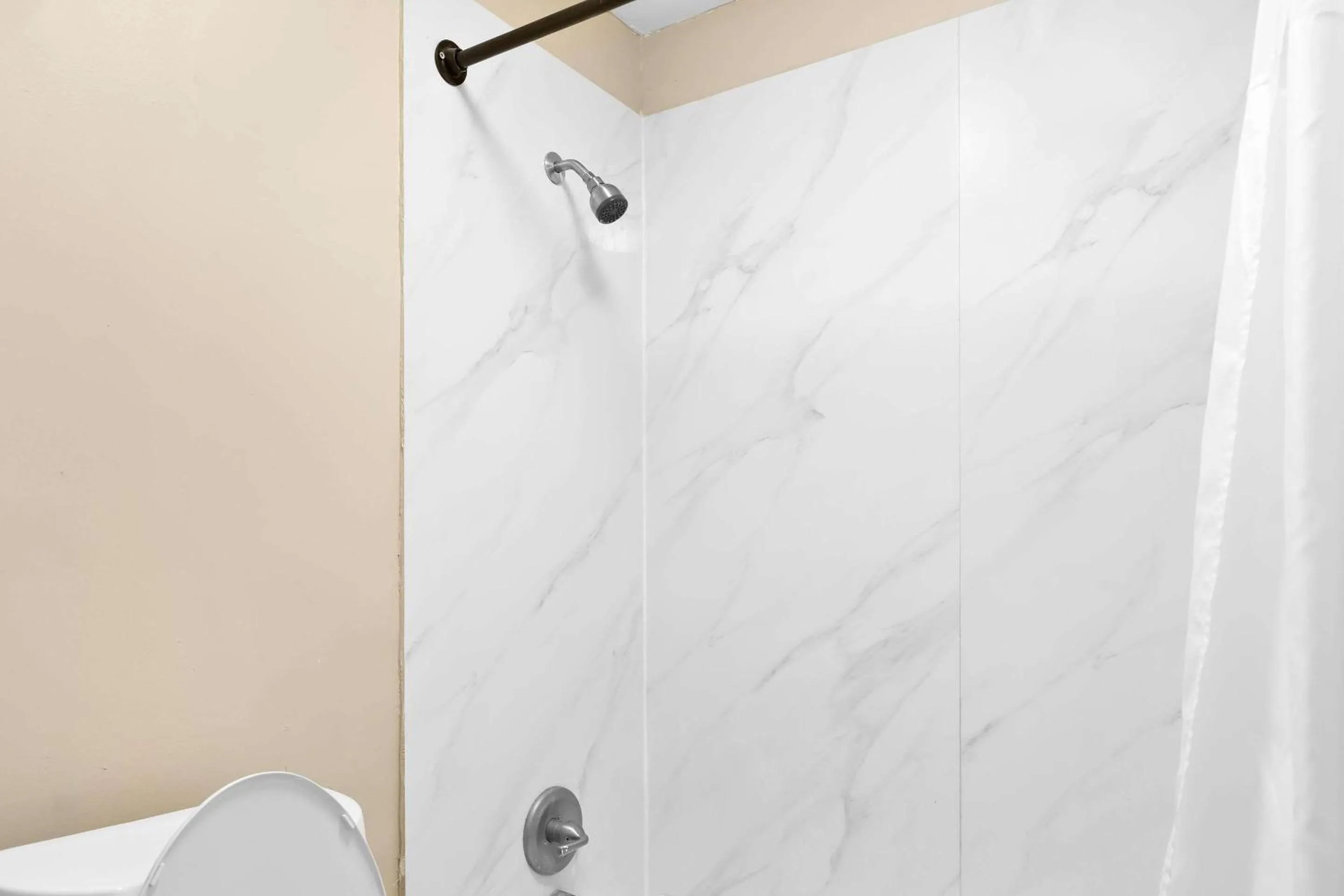 Bedroom in Suburban Studios Brunswick I-95