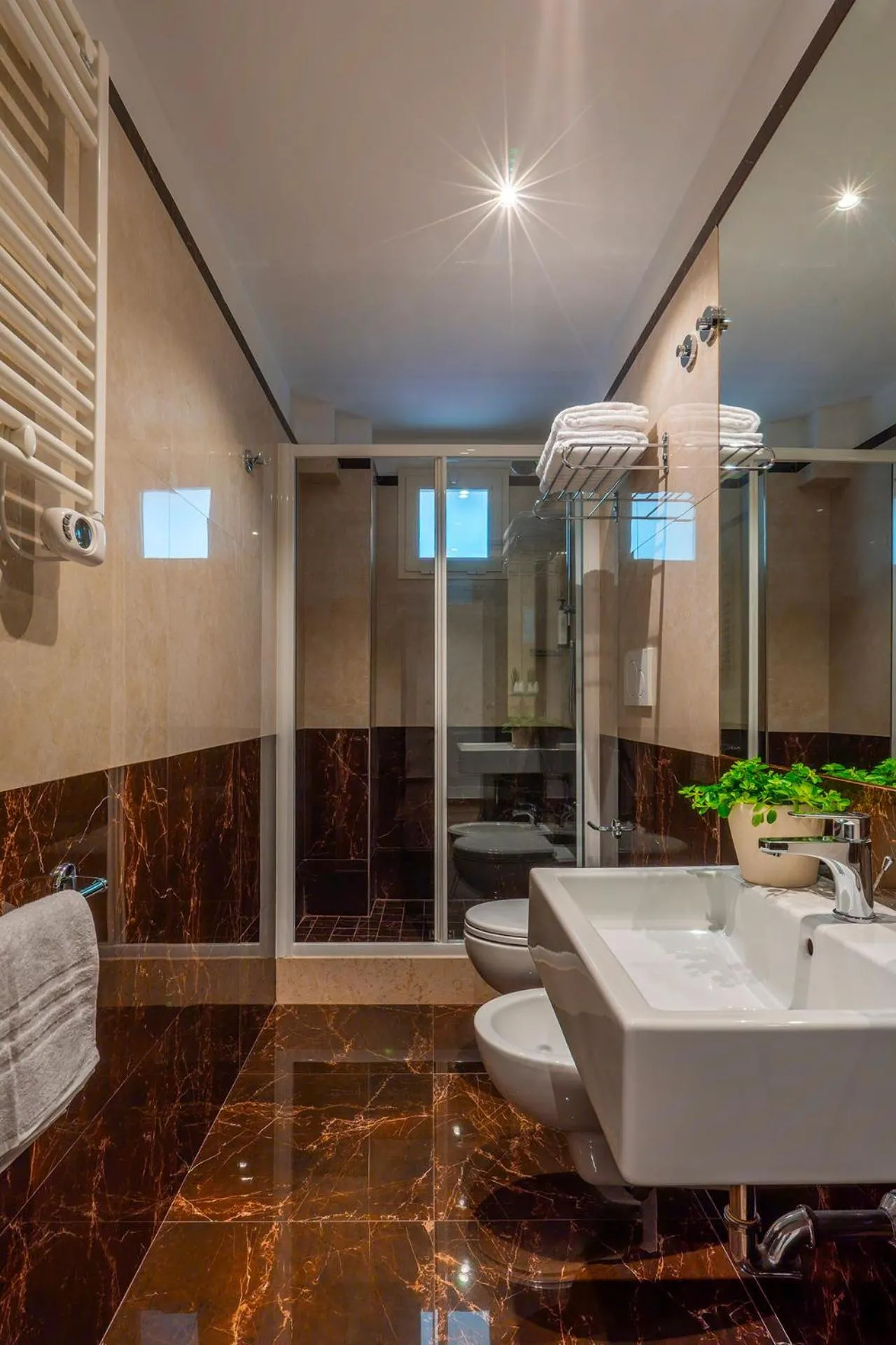 Bathroom in Hotel Carmen