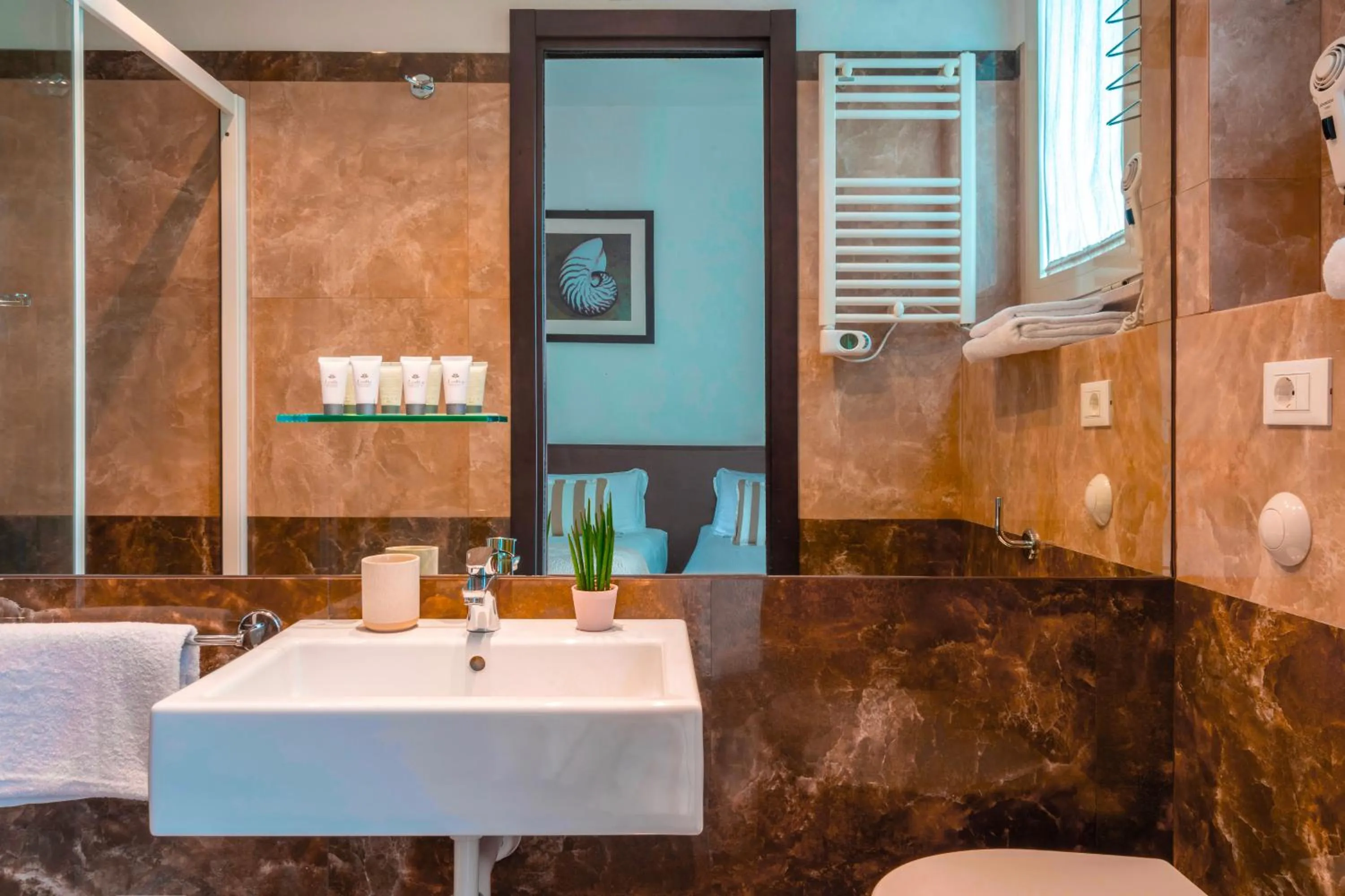 Bathroom in Hotel Carmen