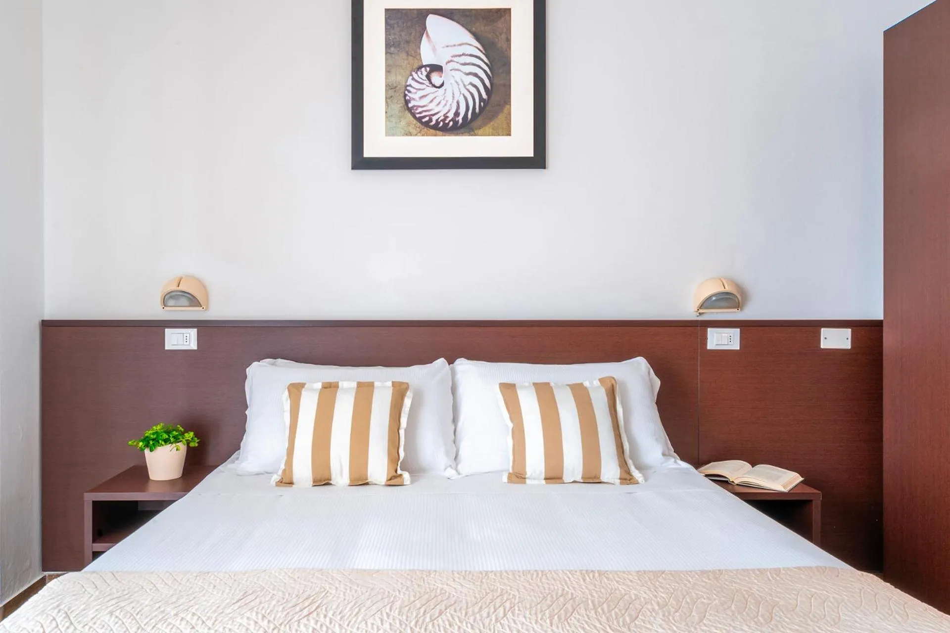 Bedroom, Bed in Hotel Carmen