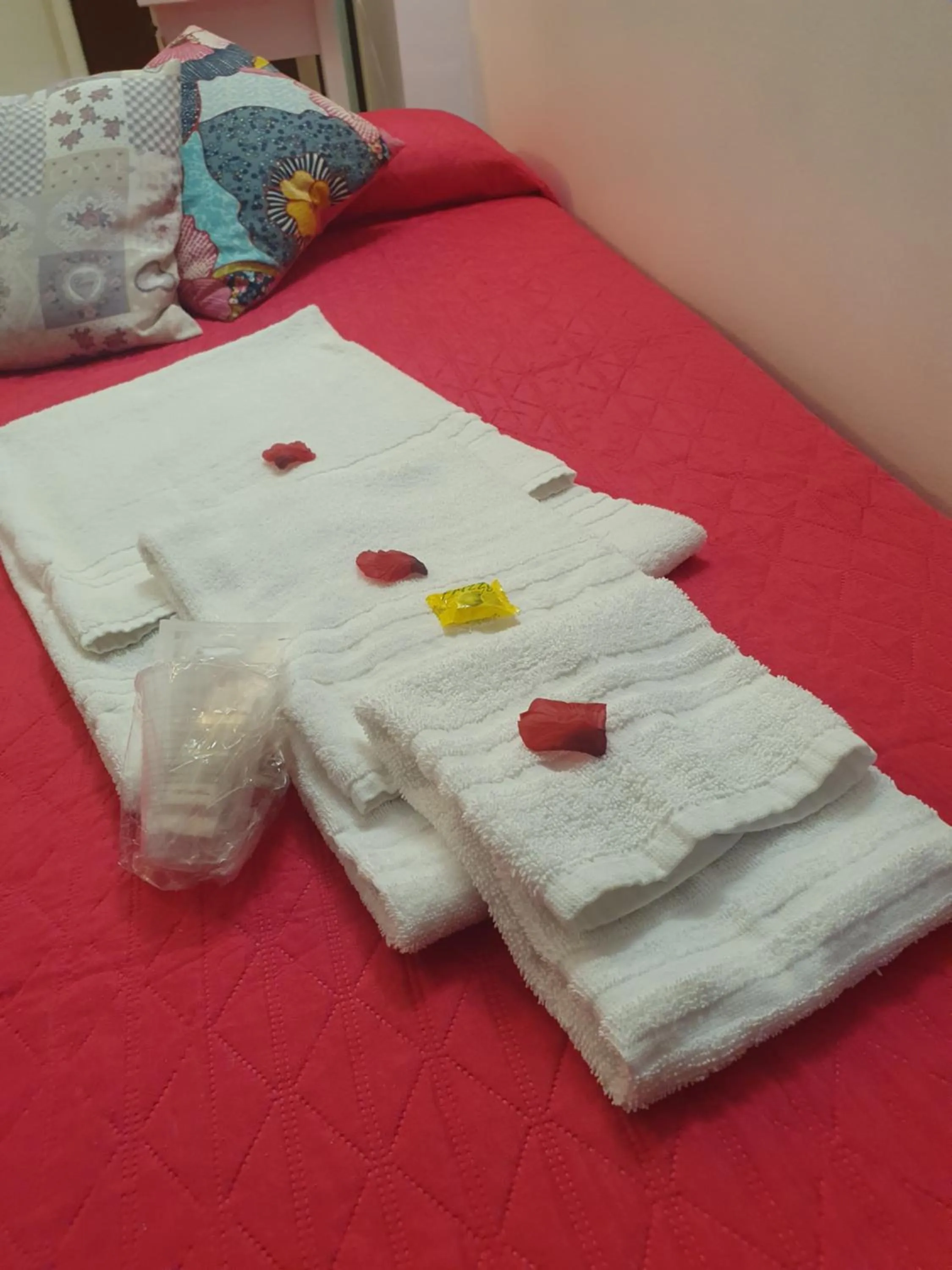 Photo of the whole room, Bed in L'Isola di Esme