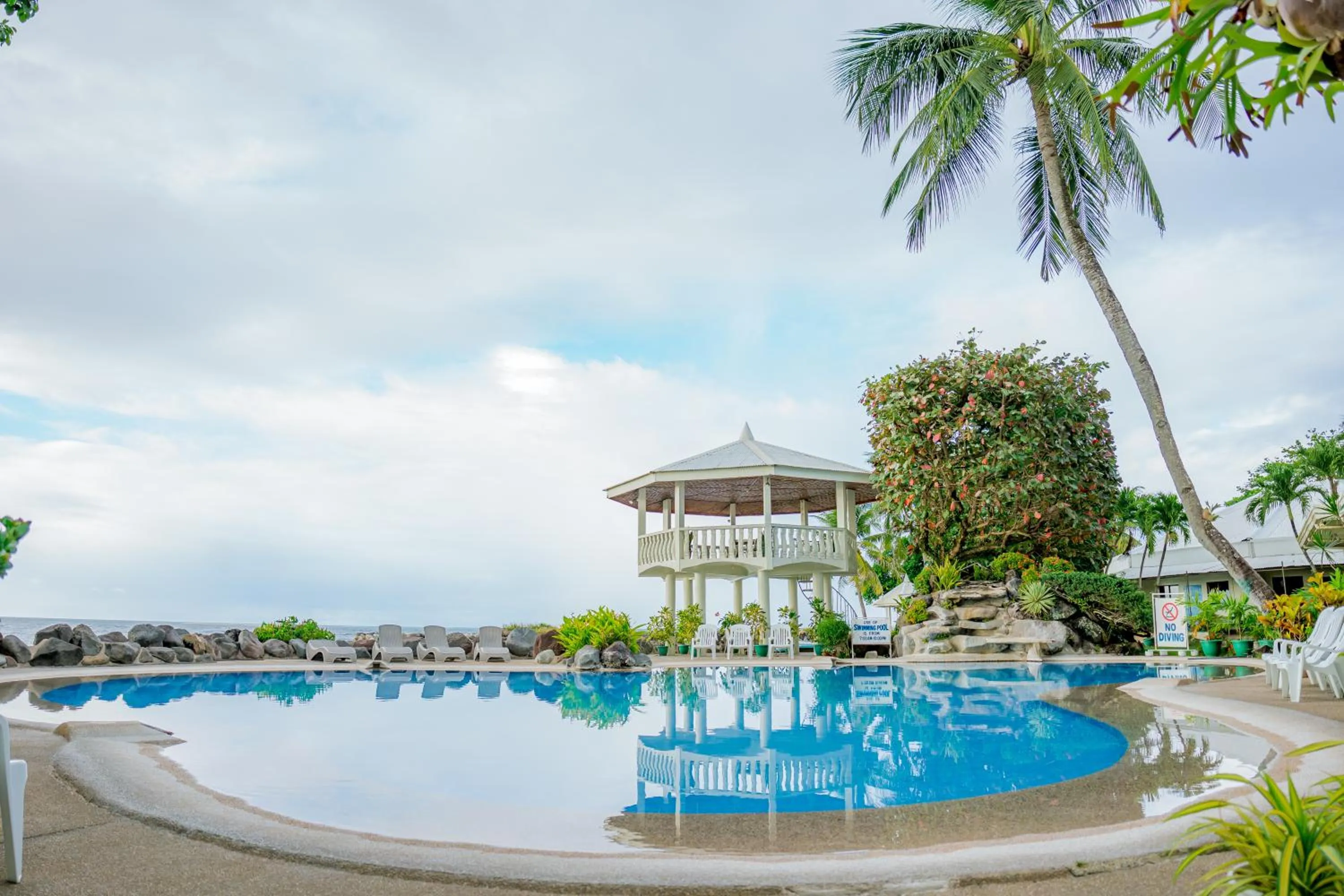 Swimming pool in Paras Beach Resort - Camiguin