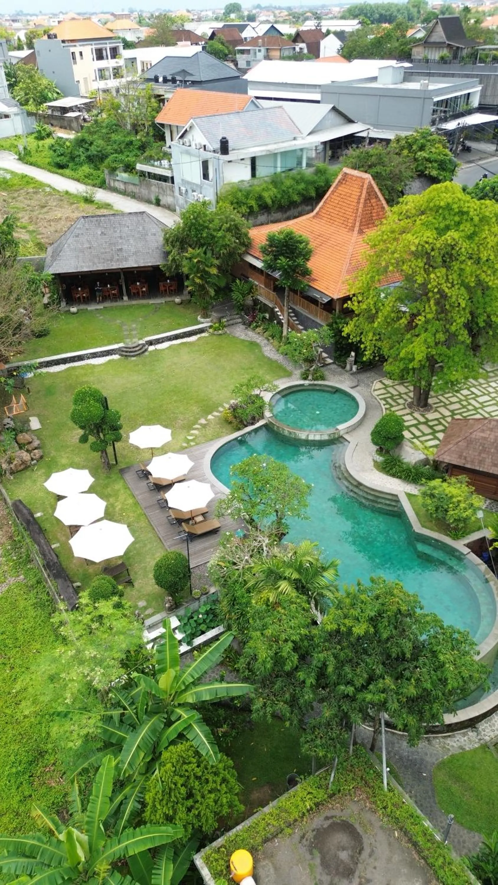 Swimming pool in Natajiwa Village, close to Canggu and Seminyak