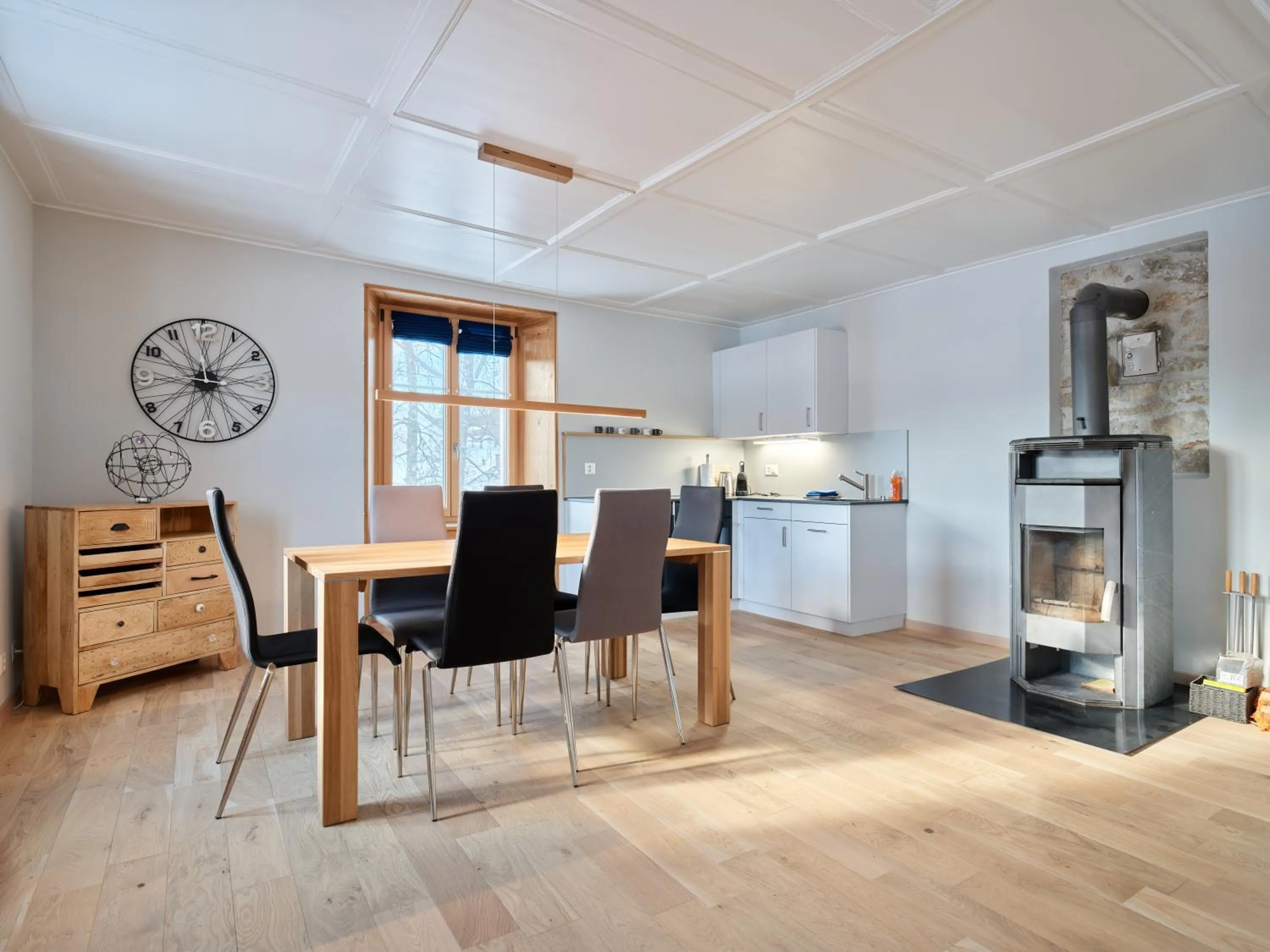 Dining area in Jurabelle