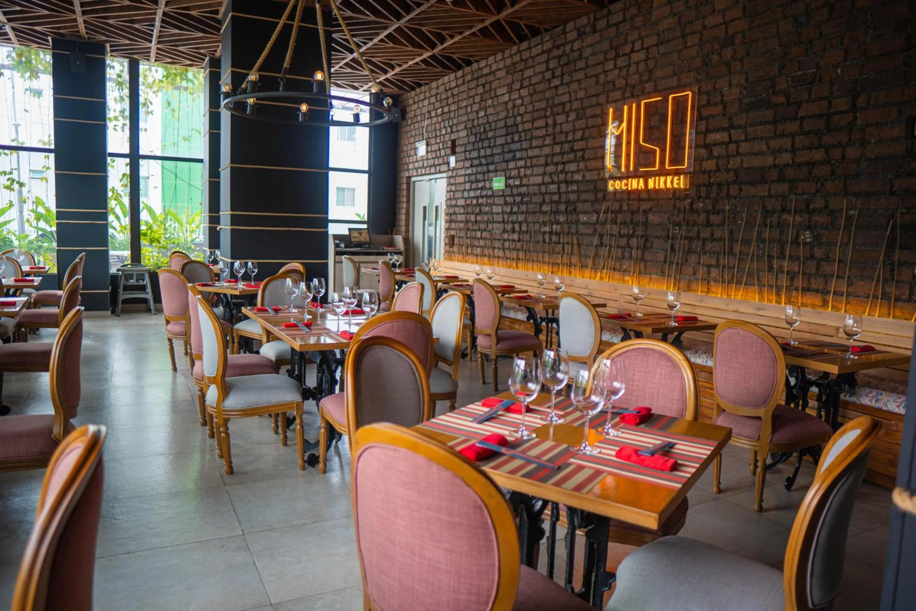 Restaurant/places to eat in GHL Hotel Monteria