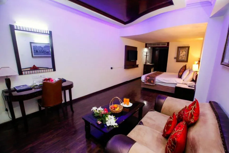 Bed in Hotel The Residency Srinagar