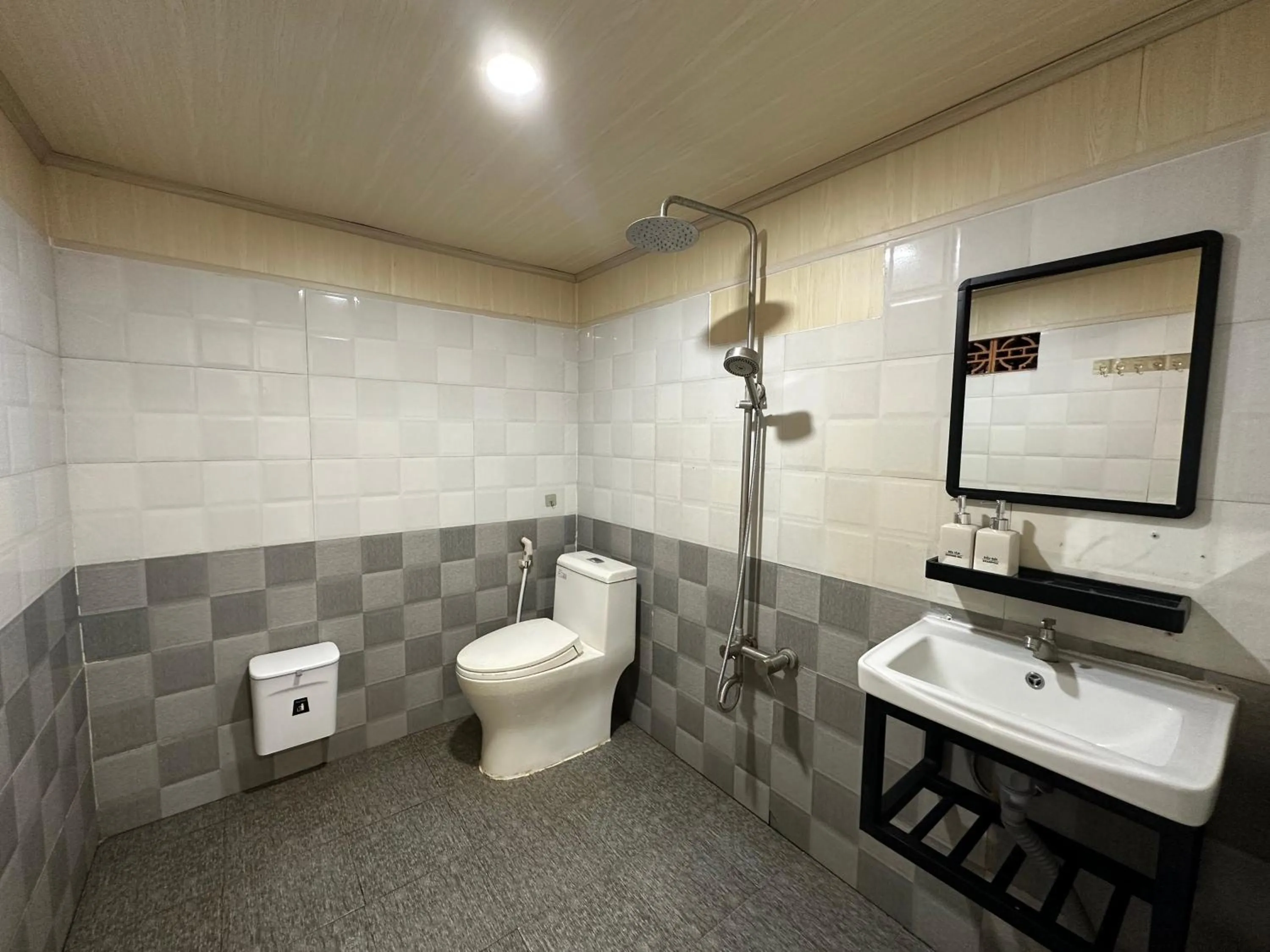 Toilet in The 47 House Homestay BMT