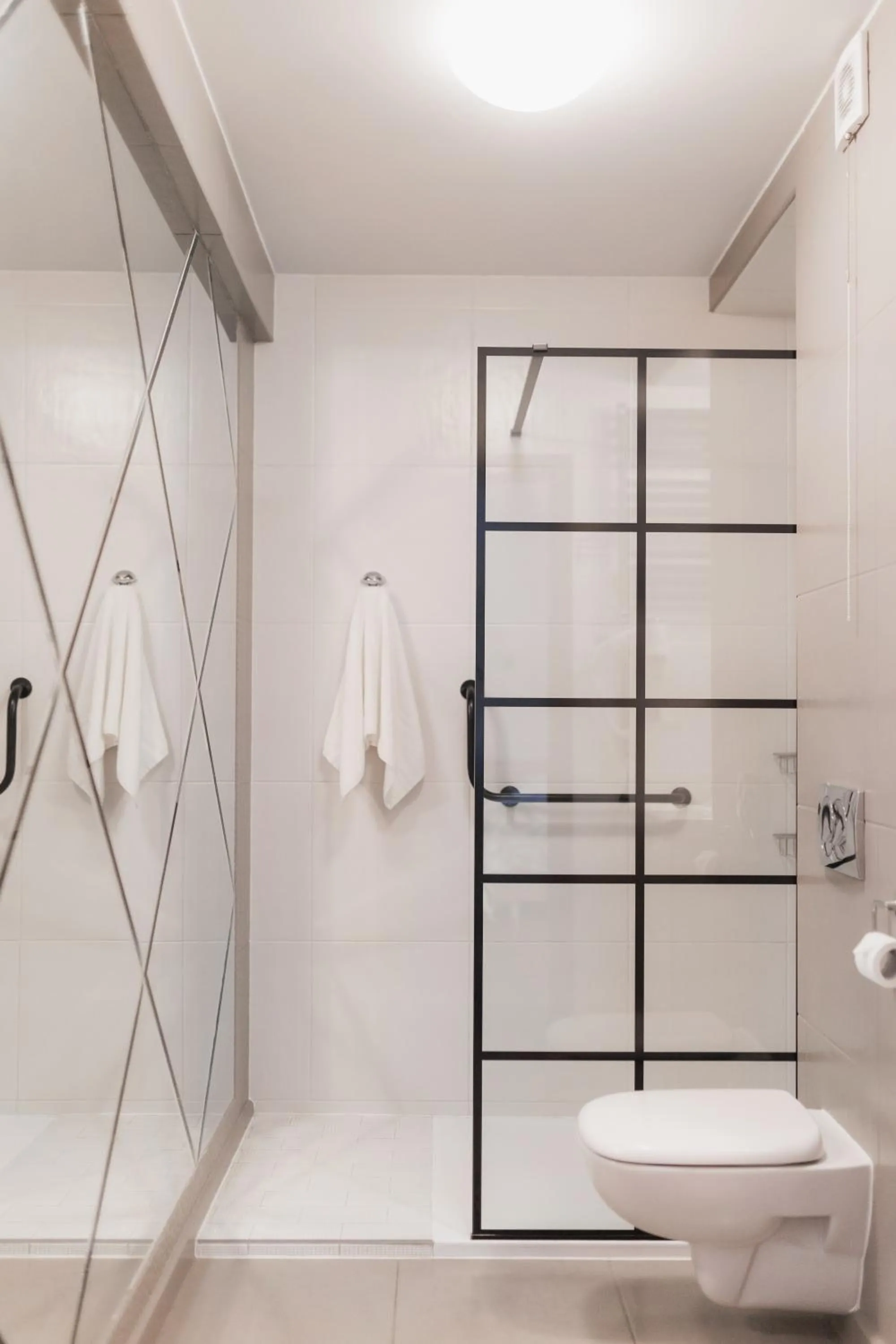 Shower in H Villa Herkules