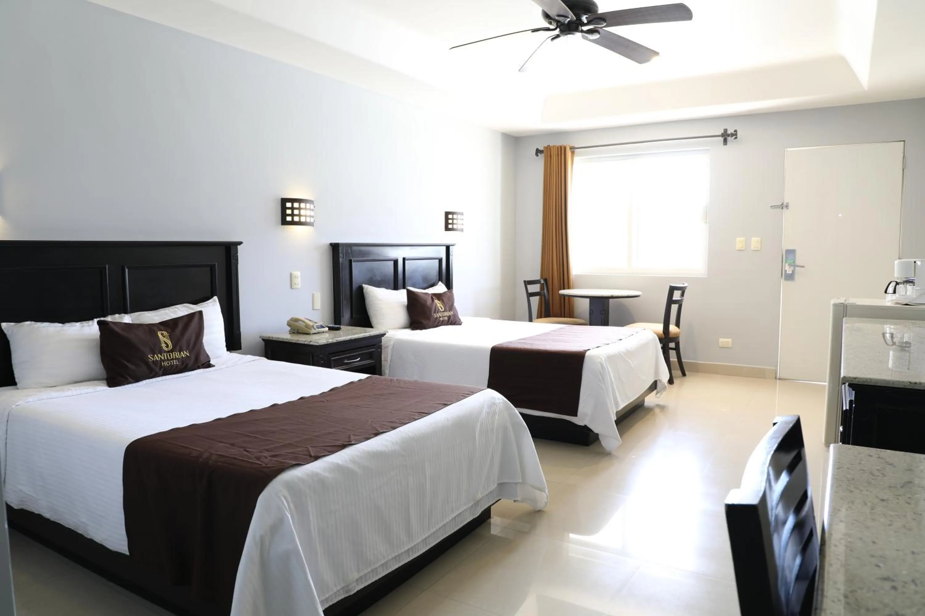 Bed in Hotel Santorian