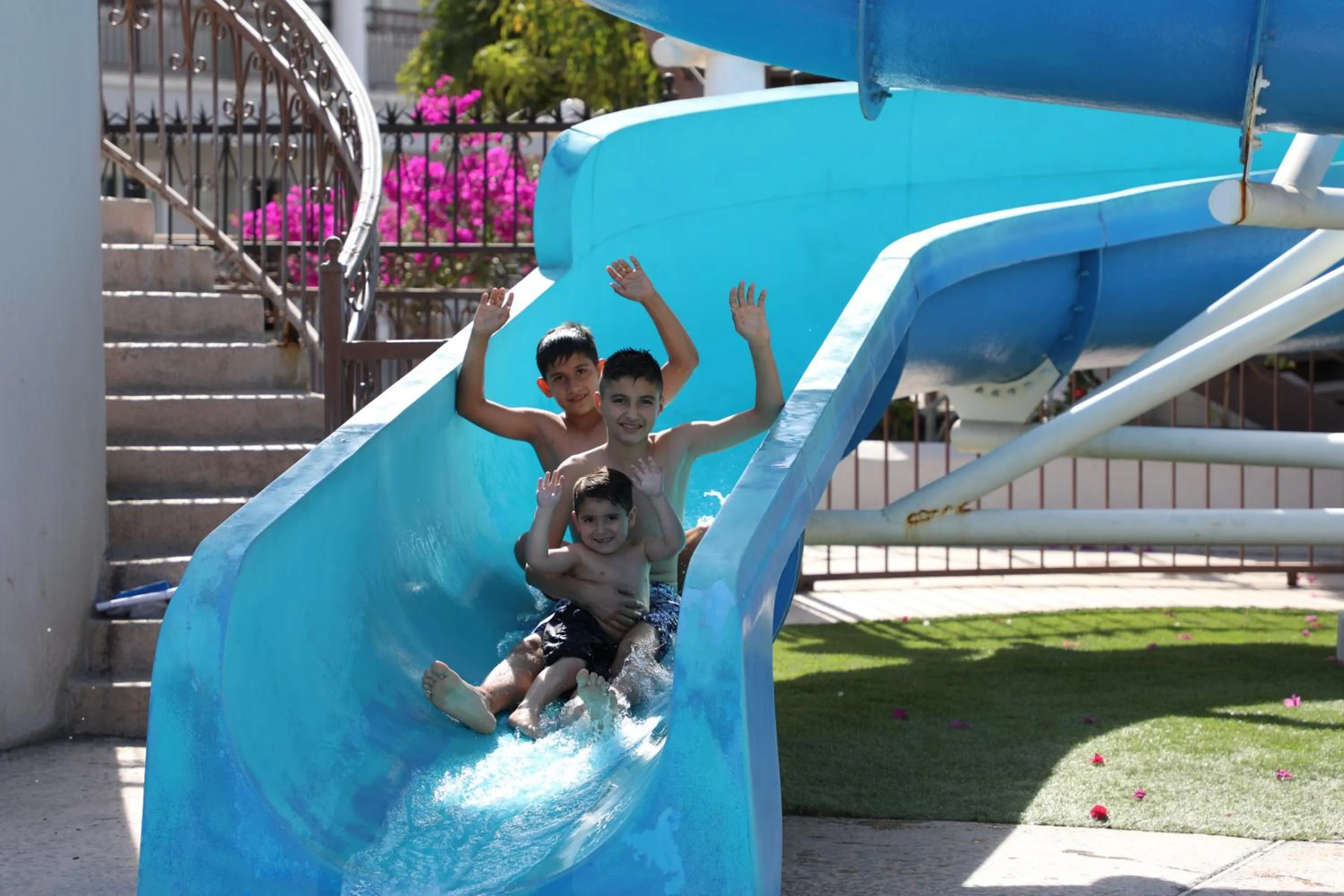 Swimming pool in Hotel Santorian
