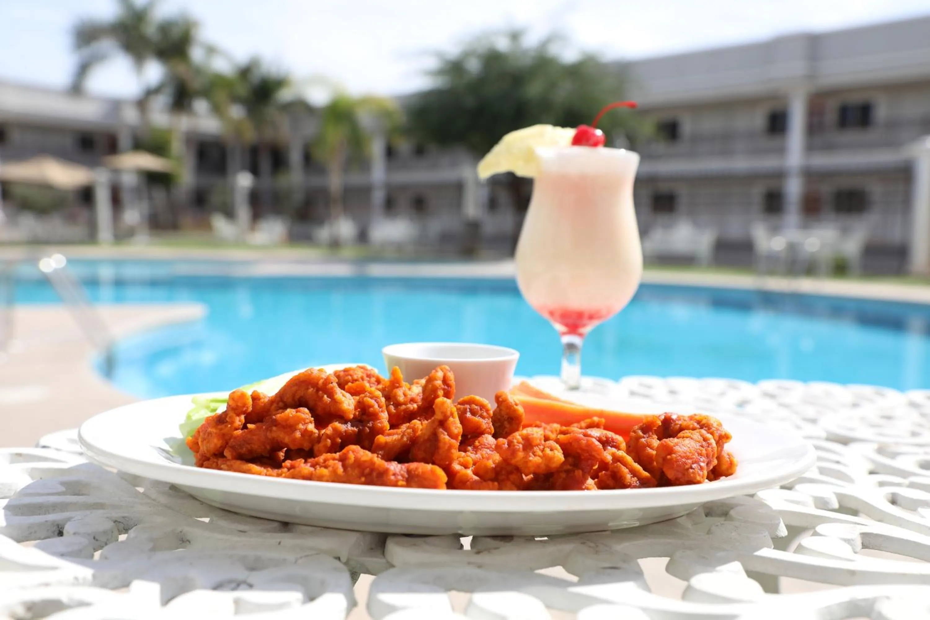 Swimming pool in Hotel Santorian