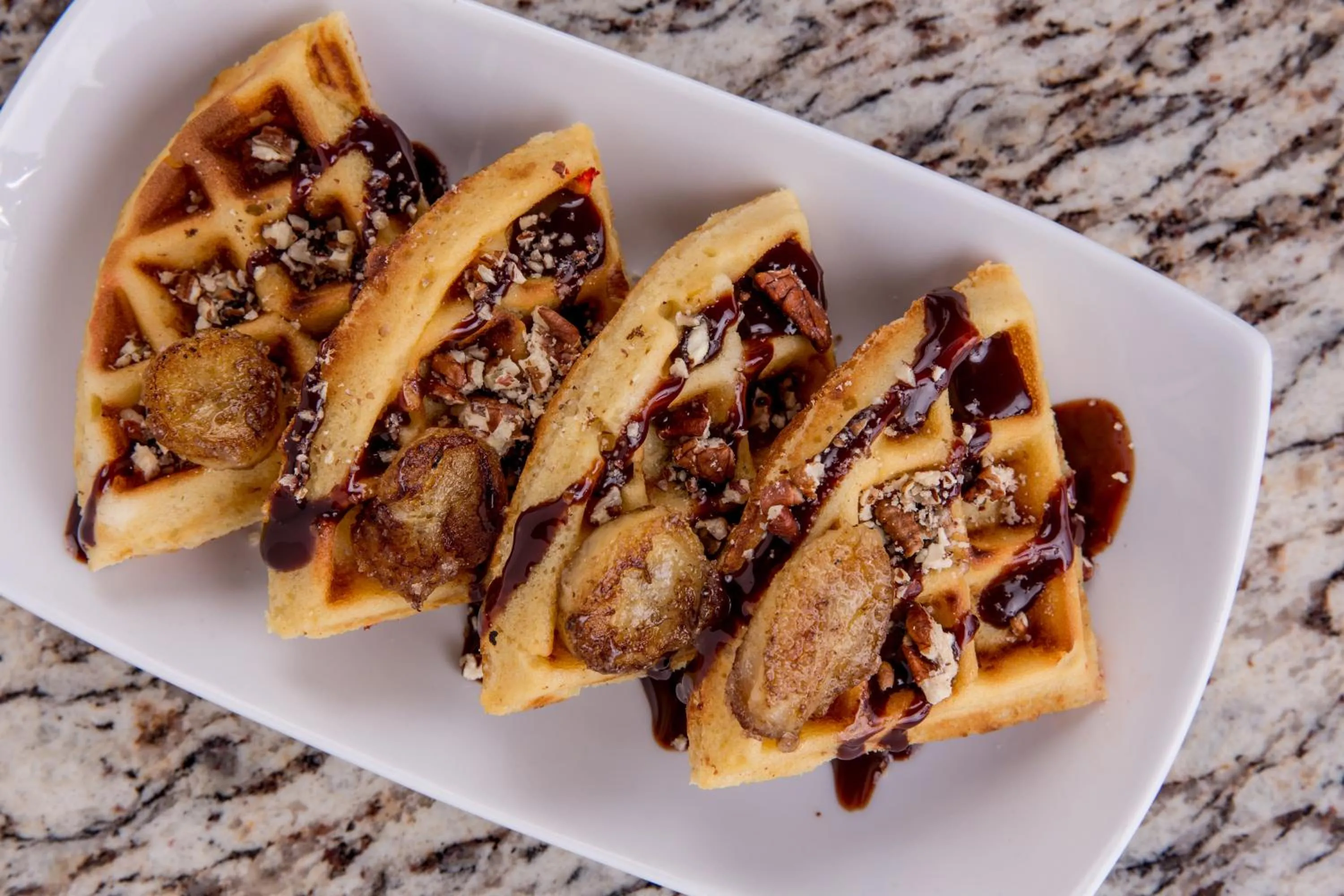 Restaurant/places to eat in Hotel Santorian