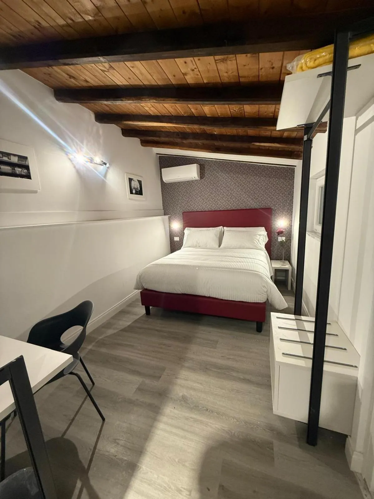 Bedroom, Bed in FoffoSuite