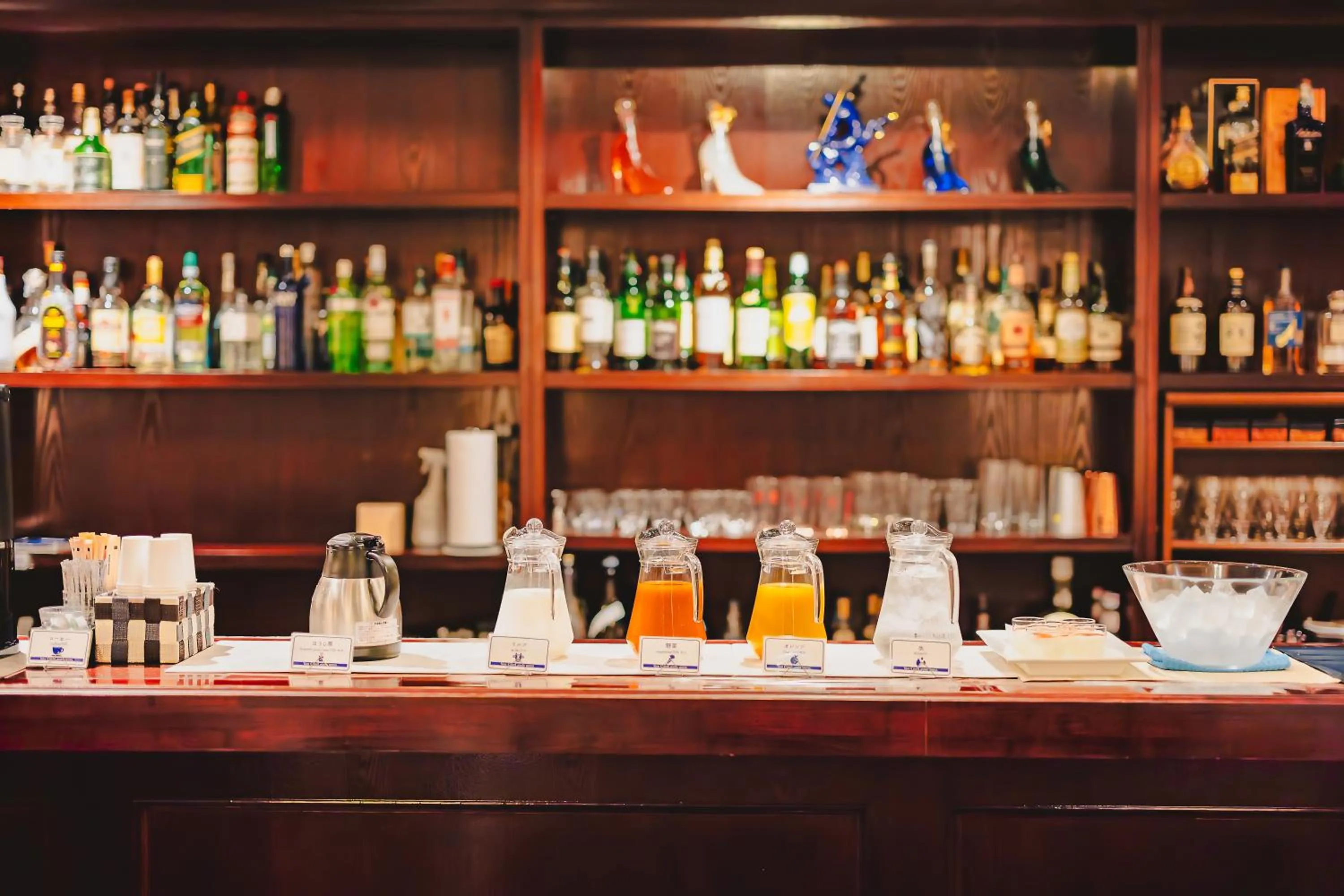 Breakfast in Van Cort Landt Hotel