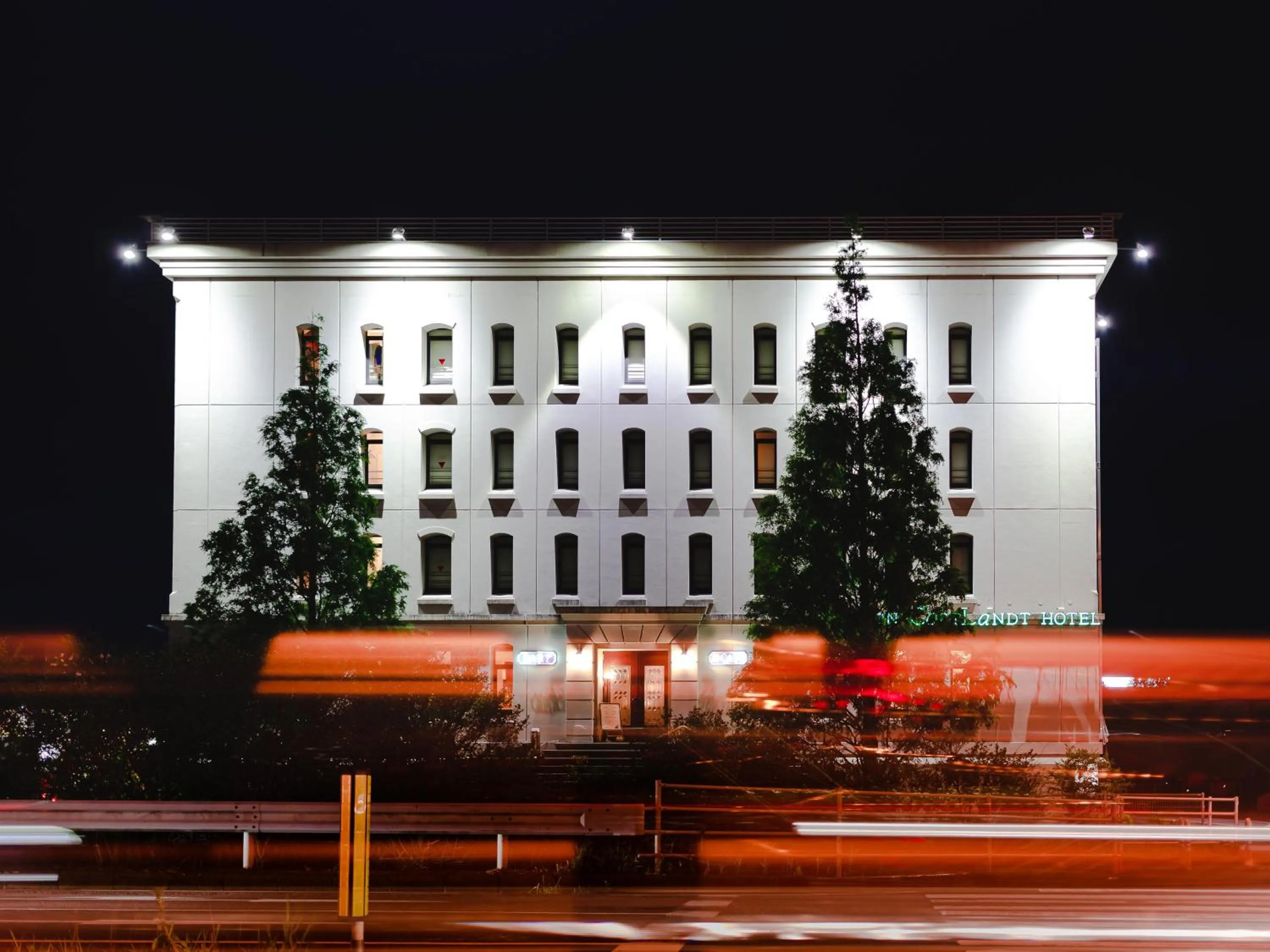 Property building in Van Cort Landt Hotel