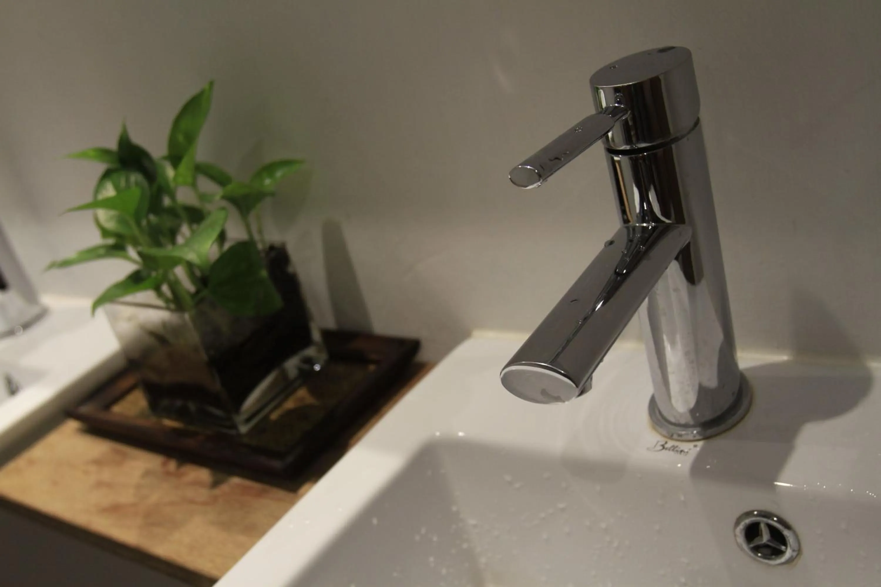 Bathroom in The Mahjong