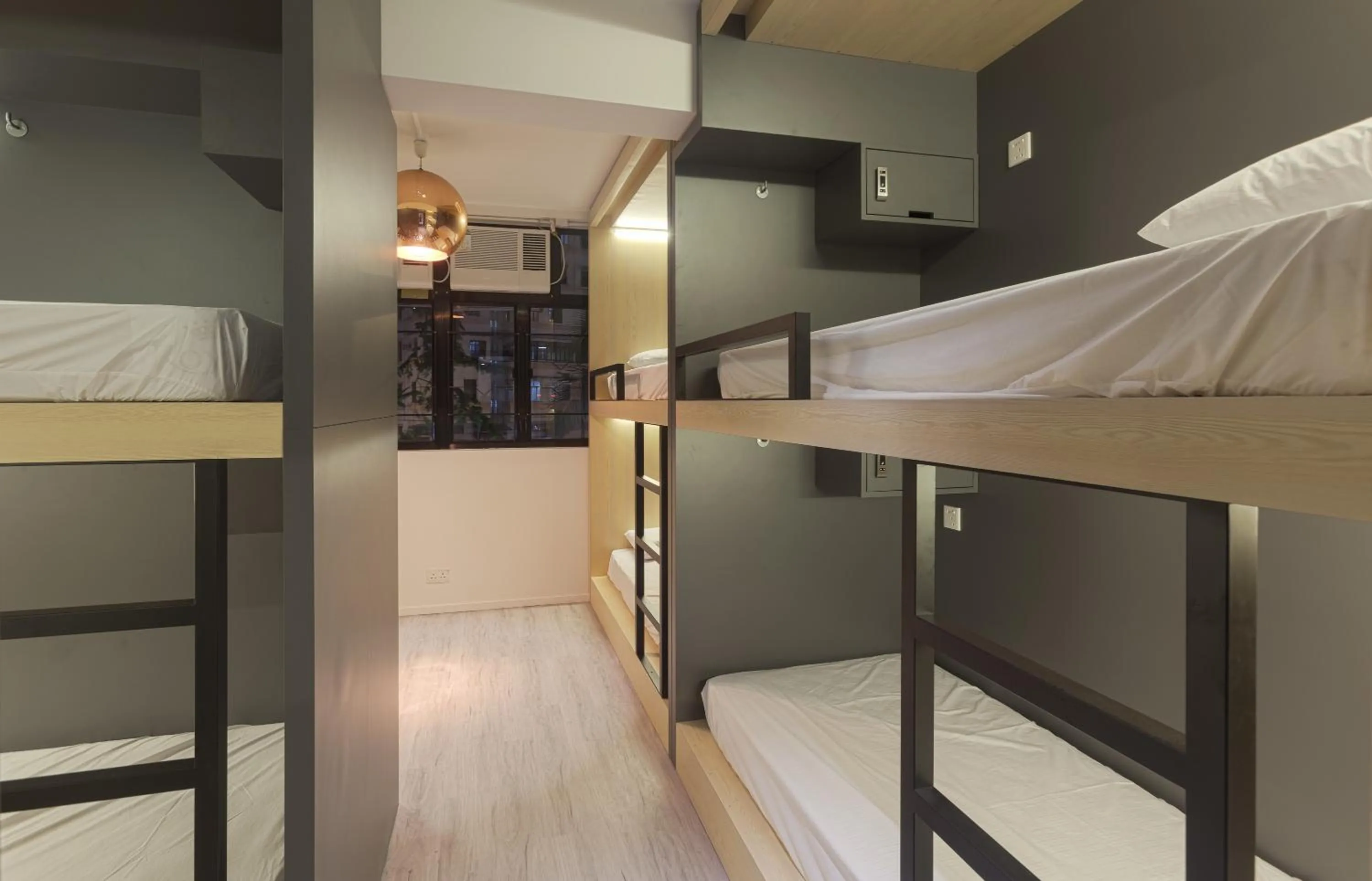 bunk bed, Bed in The Mahjong