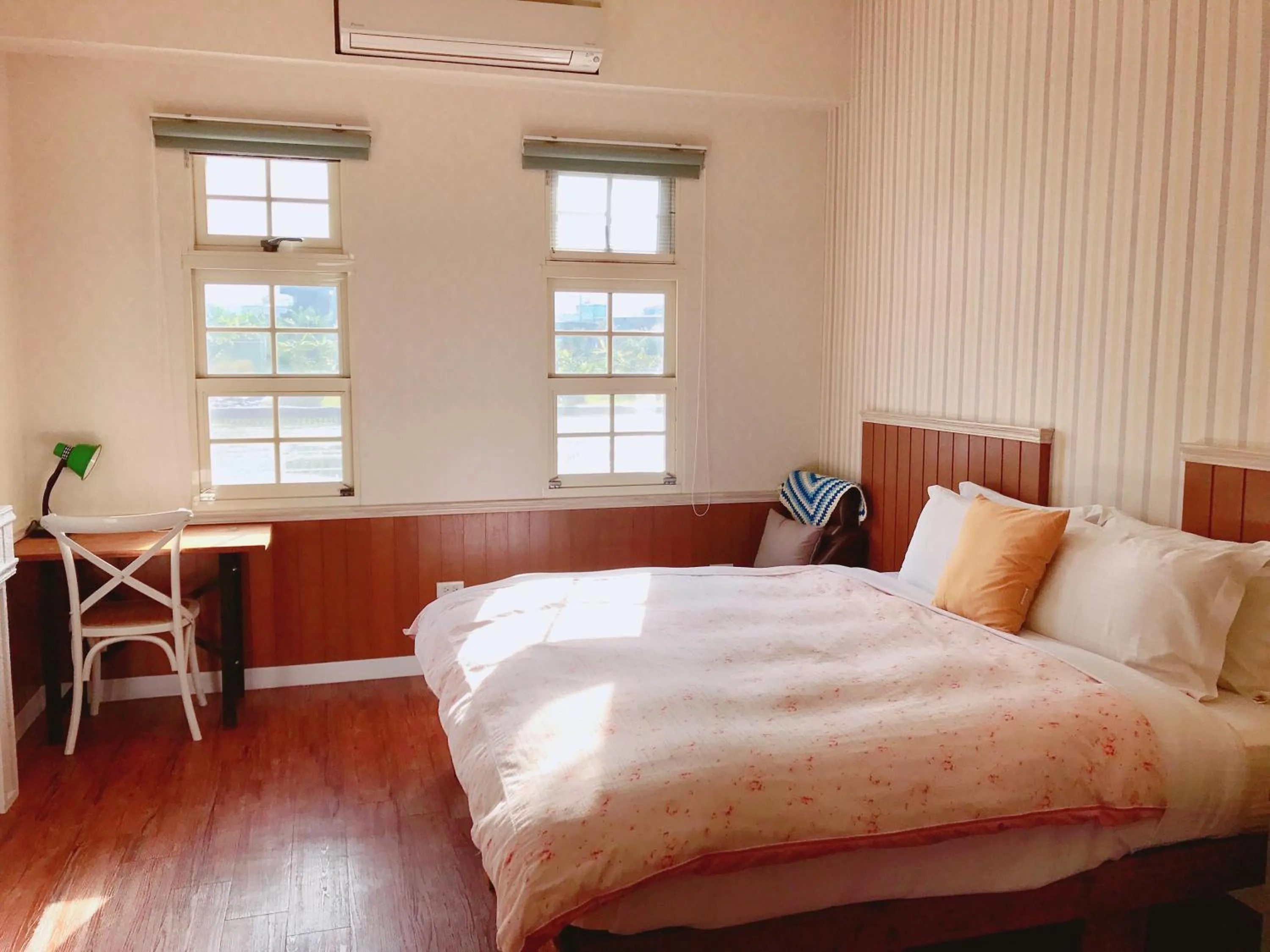 Property building, Bed in MiCarro B&B