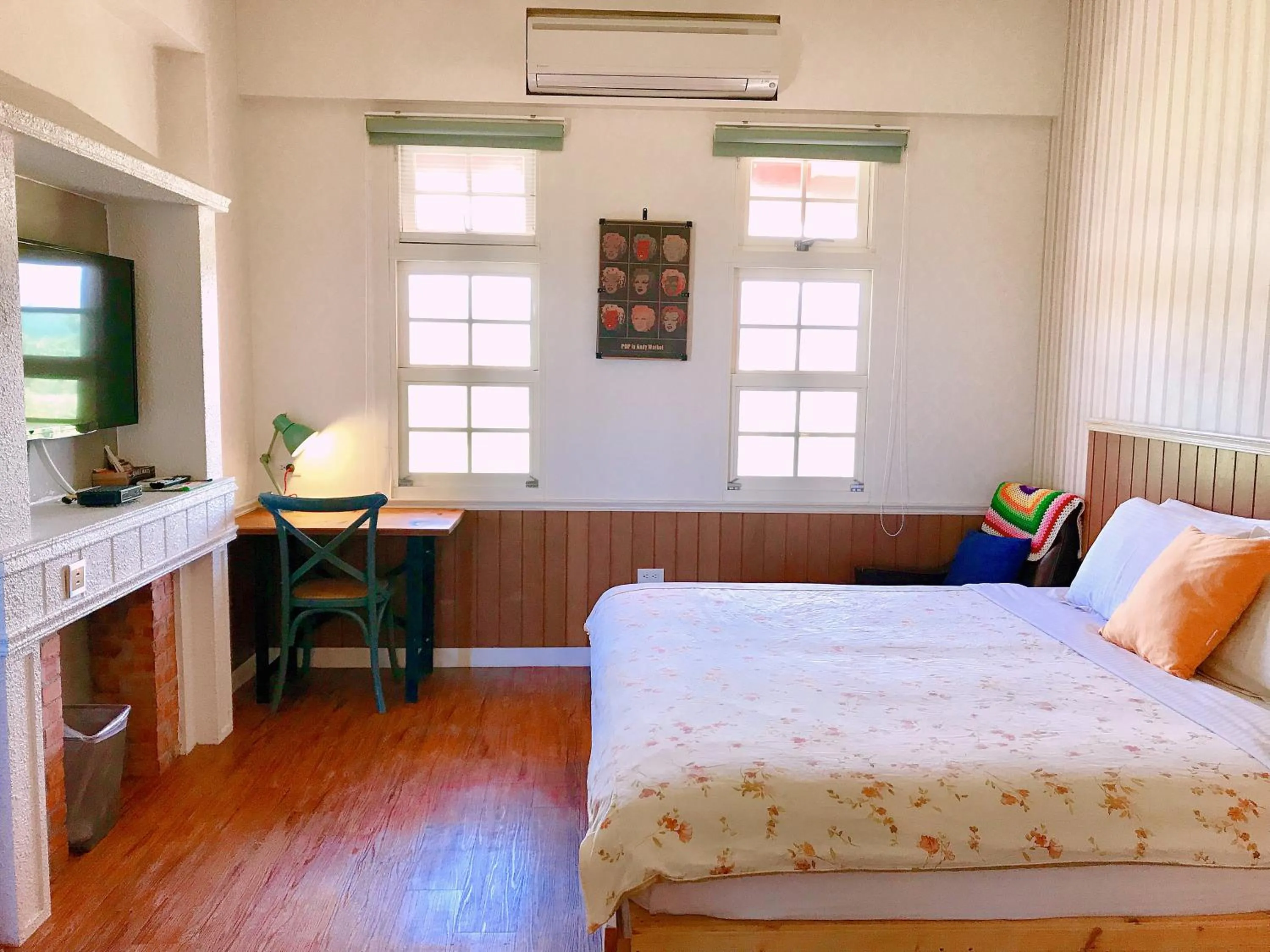 bunk bed, Bed in MiCarro B&B