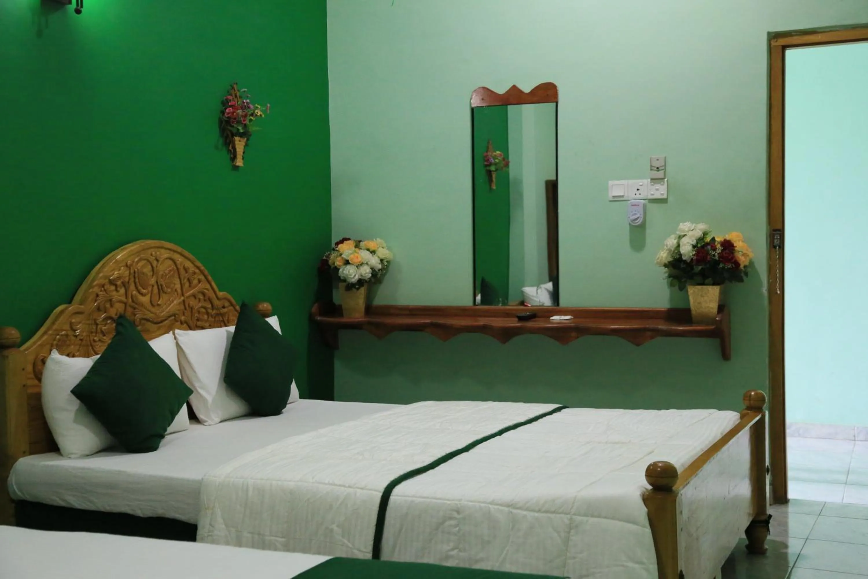 Bedroom in Kings Hotel Restaurant and Bar