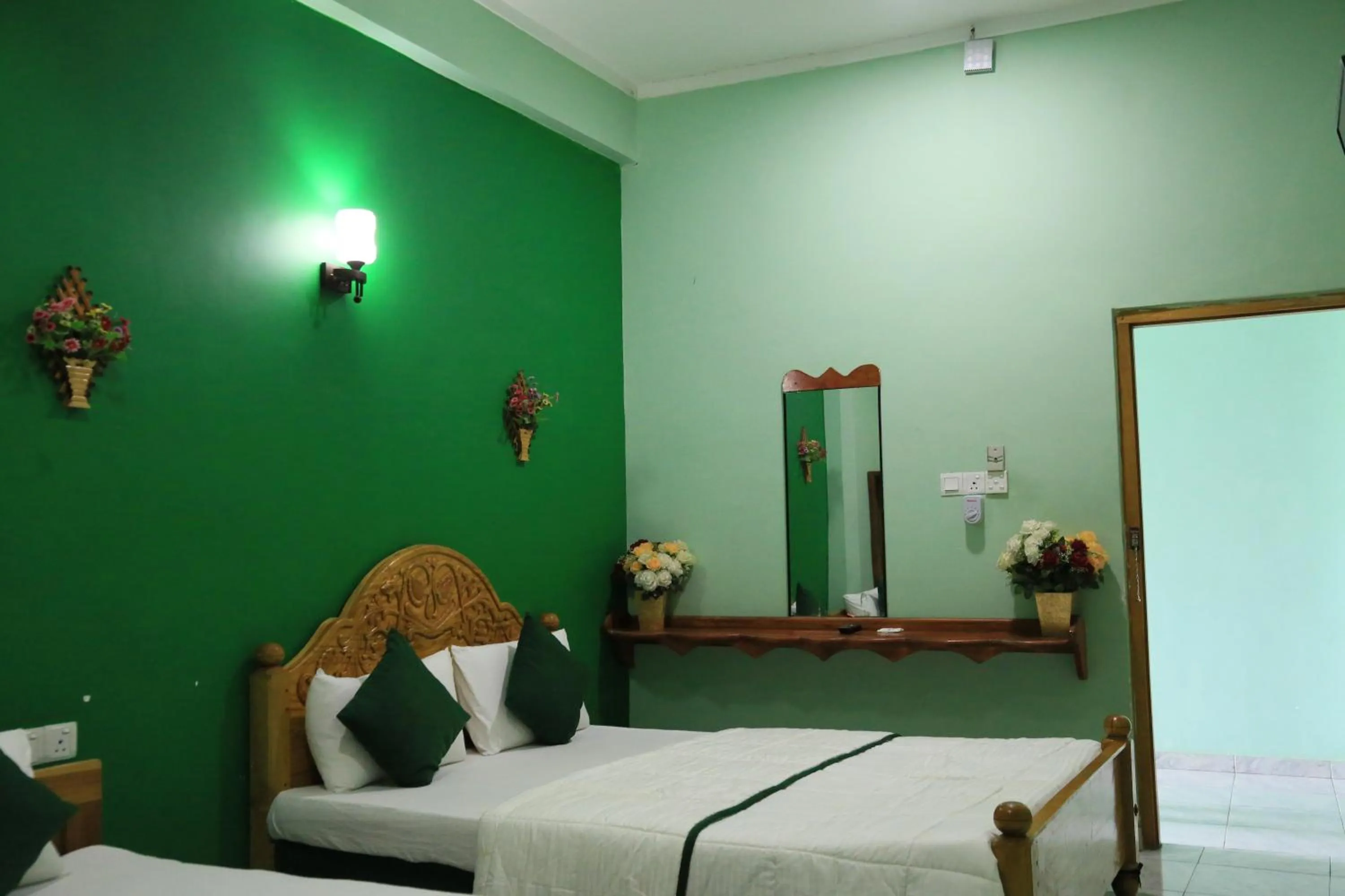 Bedroom in Kings Hotel Restaurant and Bar