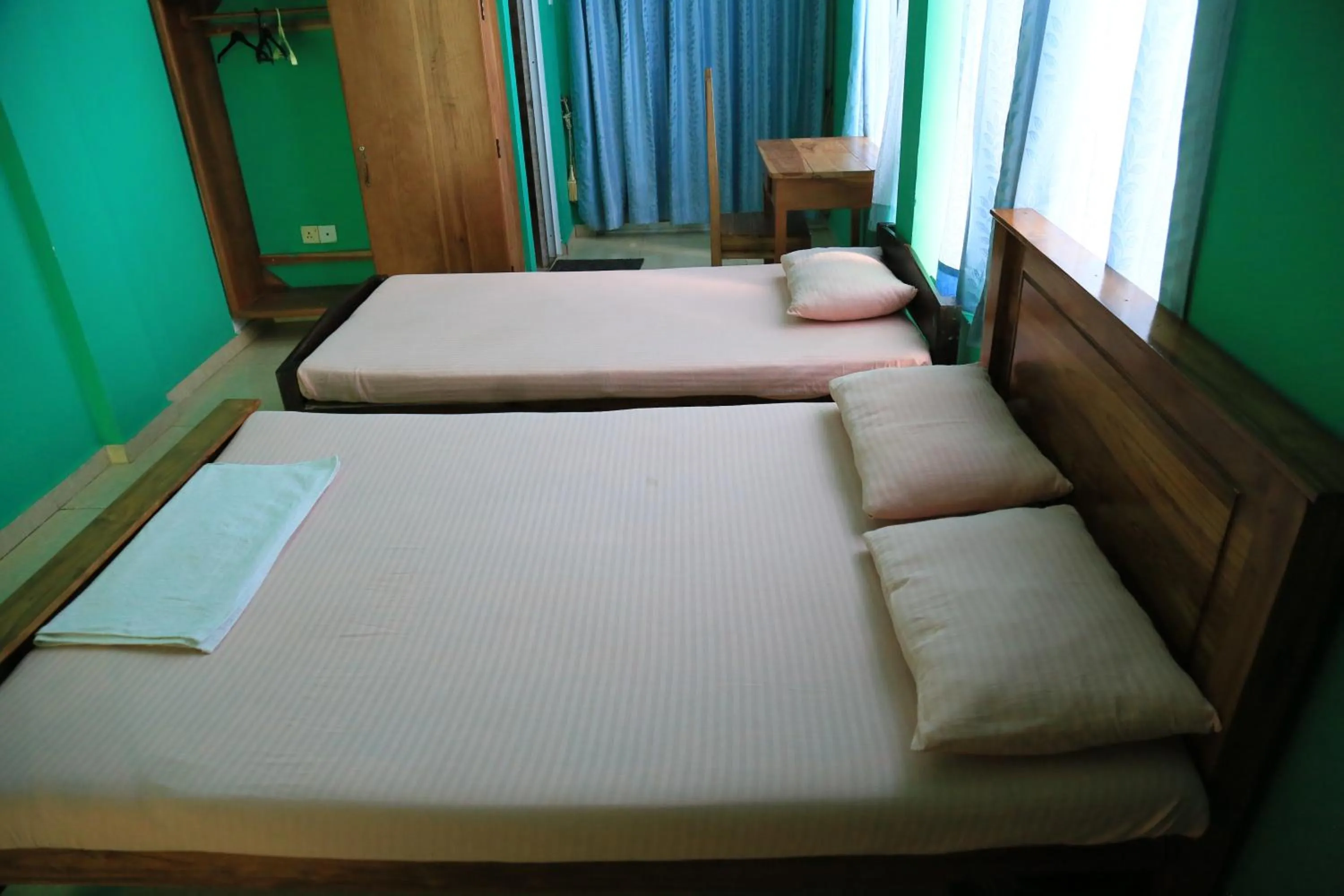 Bedroom in Kings Hotel Restaurant and Bar