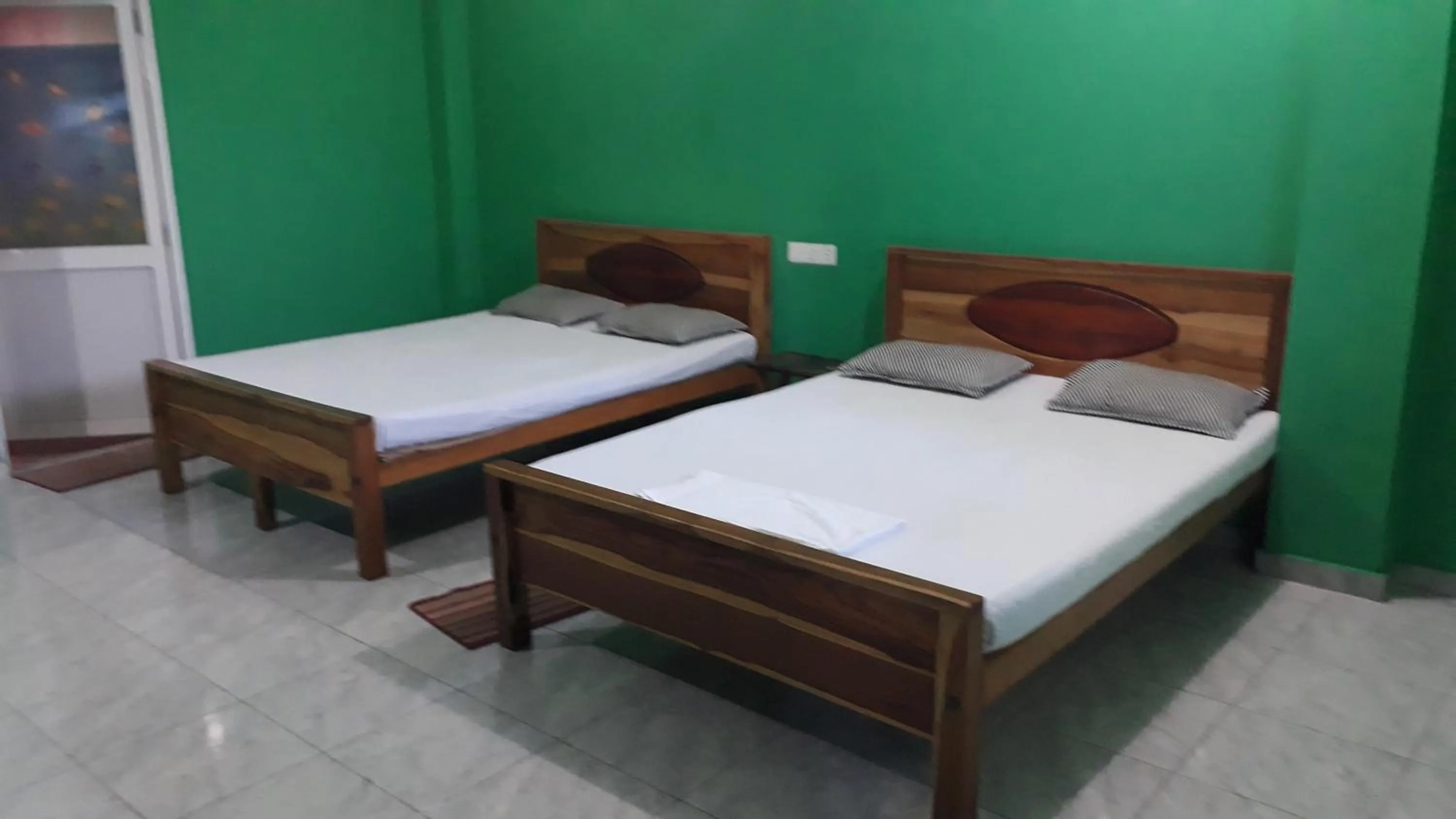 Bedroom in Kings Hotel Restaurant and Bar