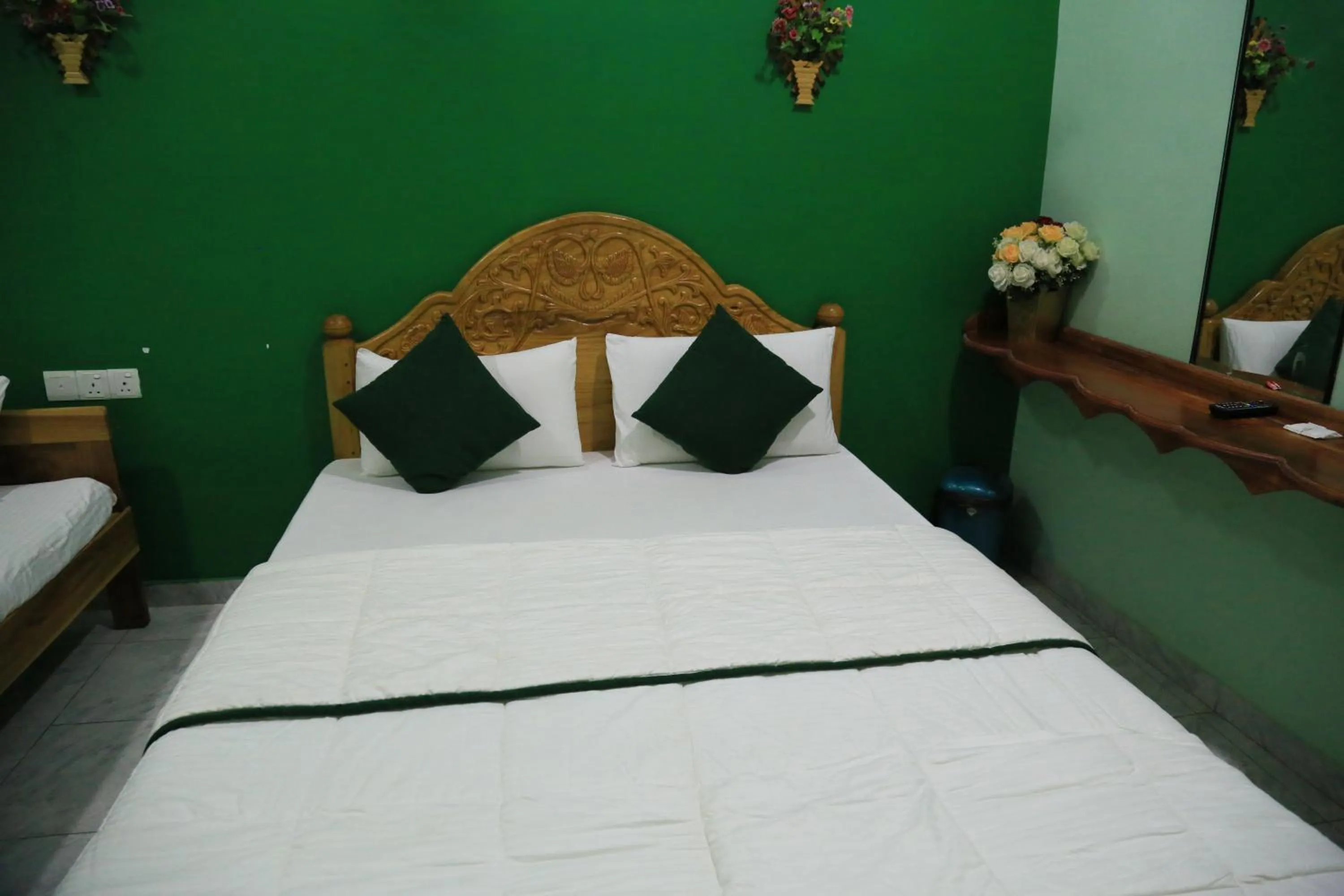 Bedroom in Kings Hotel Restaurant and Bar