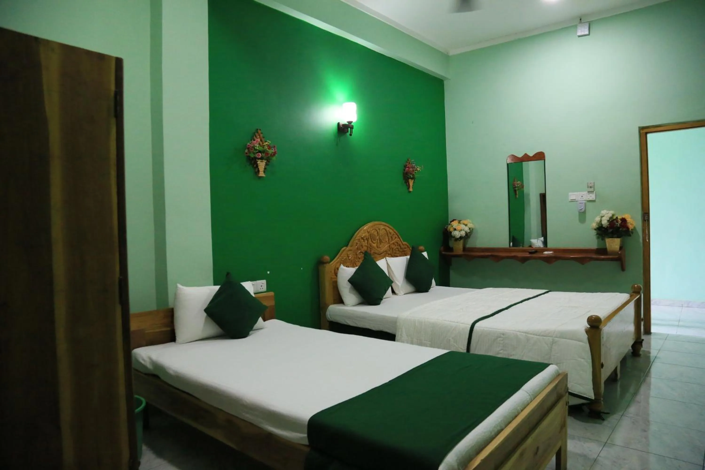 Bedroom in Kings Hotel Restaurant and Bar