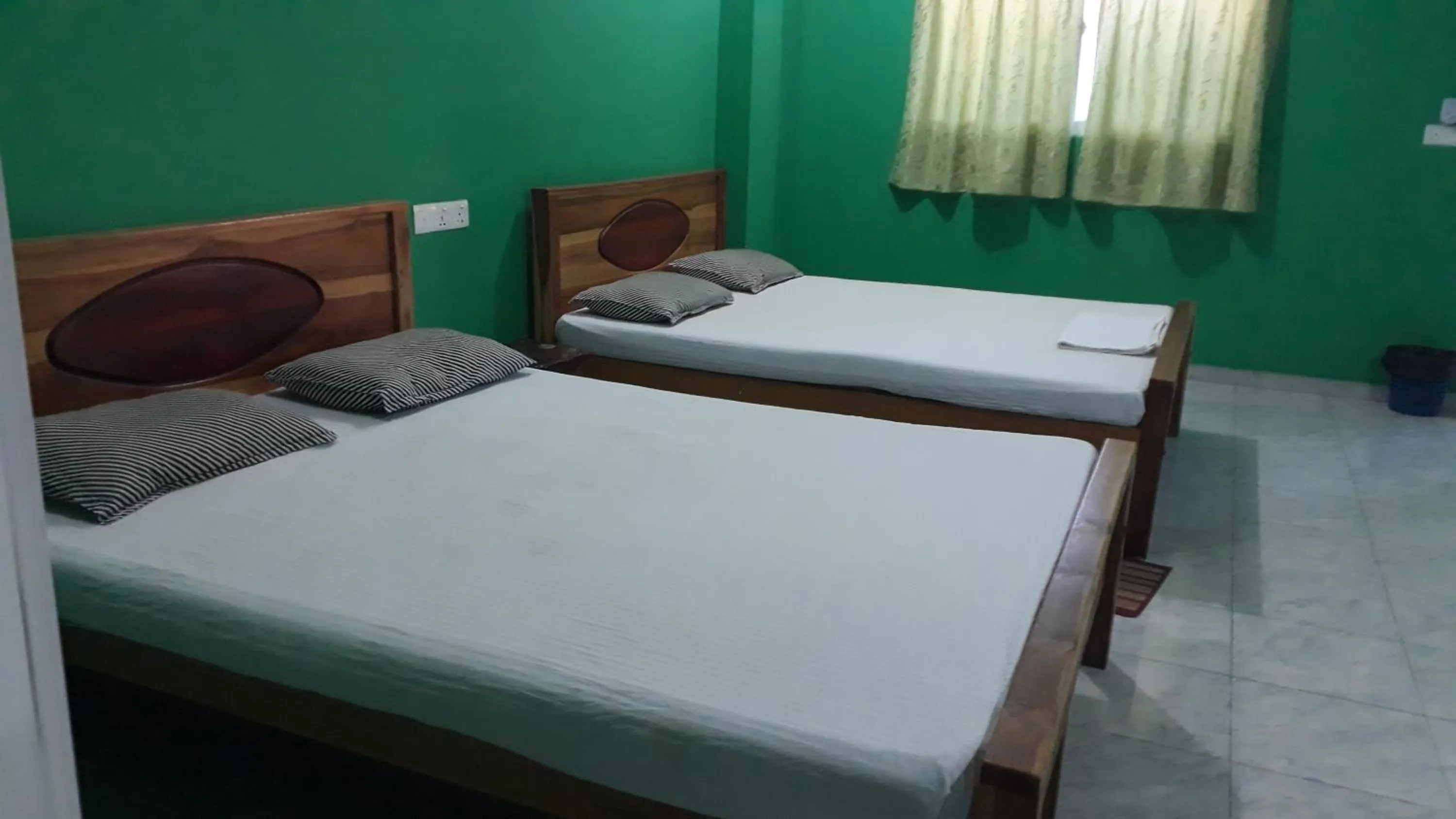 Bedroom in Kings Hotel Restaurant and Bar