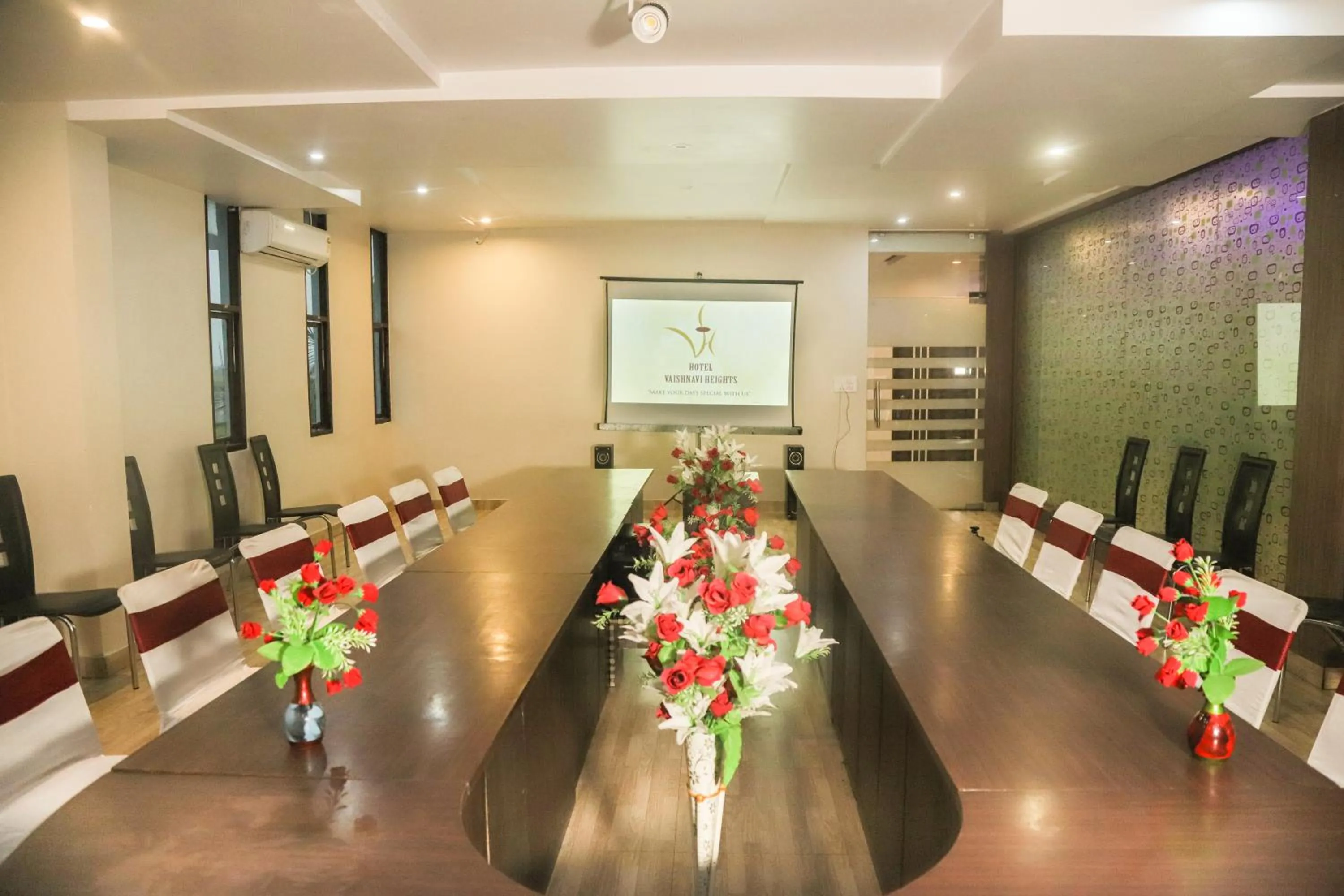 Business facilities in Hotel Vaishnavi Heights