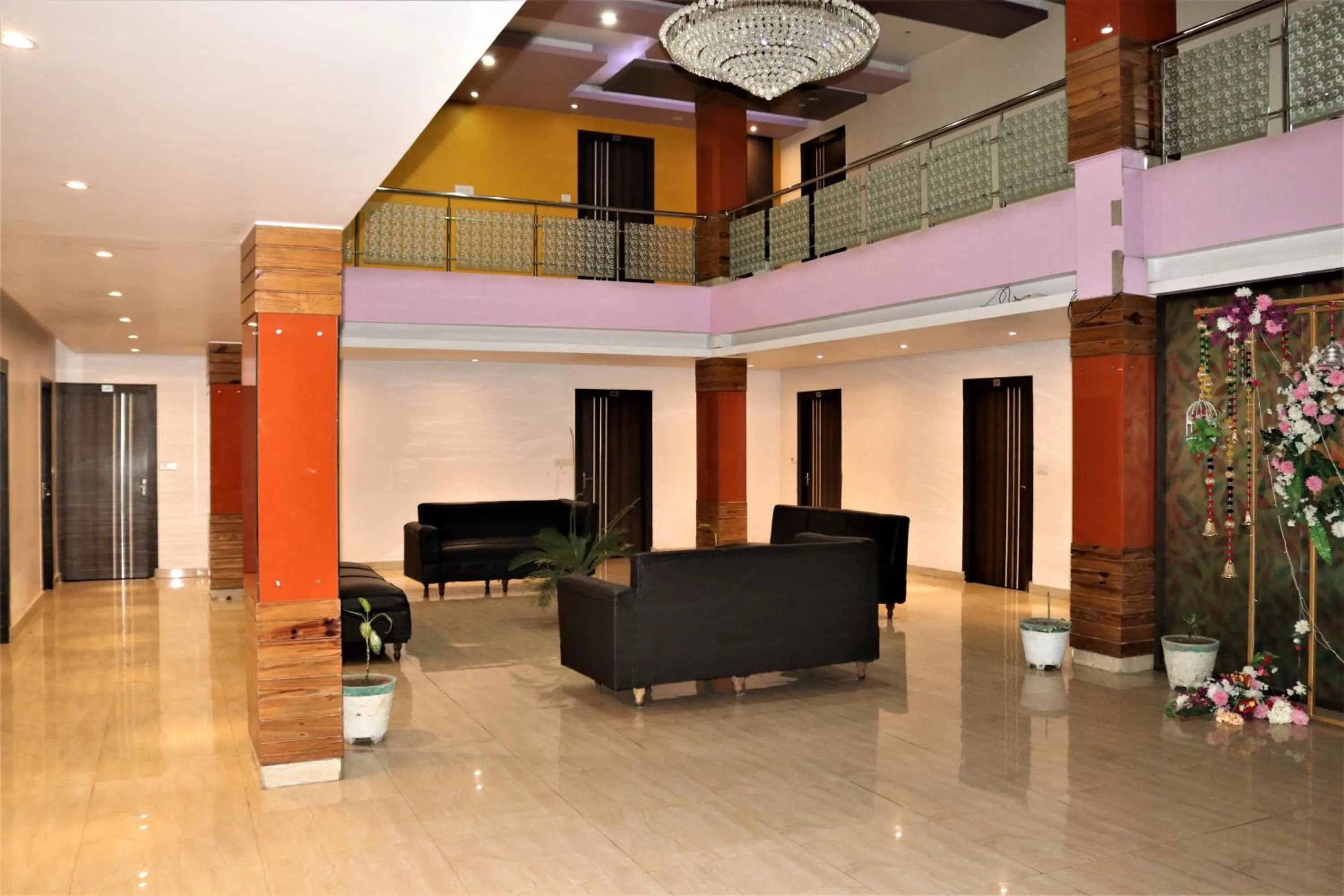 Living room in Hotel Vaishnavi Heights