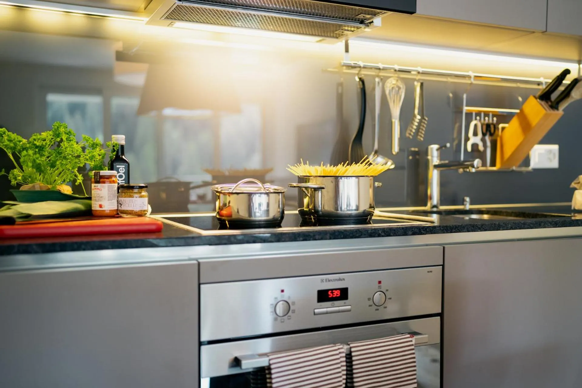 Kitchen or kitchenette in Peaks Place Apartments & SPA