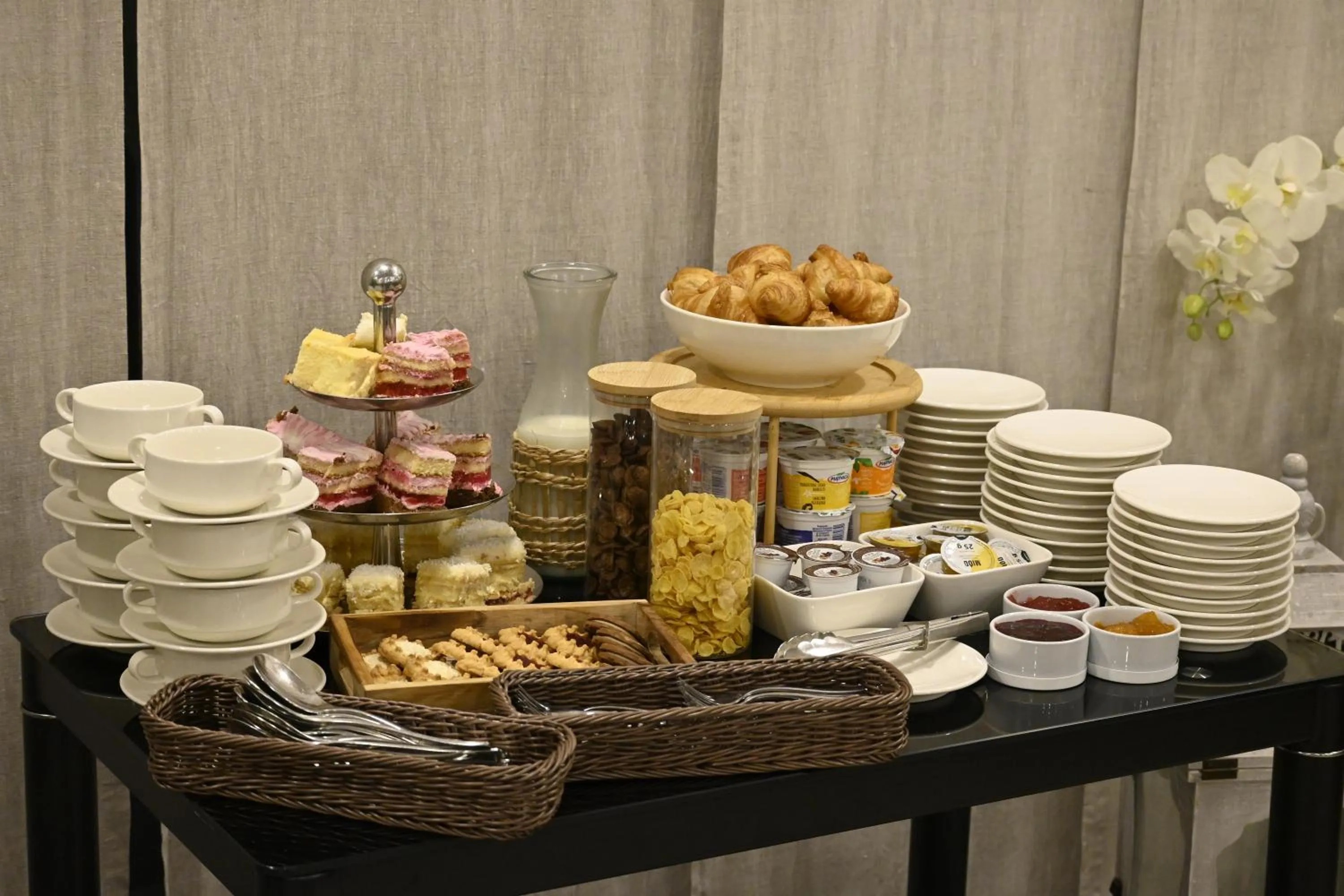 Breakfast in Hotel Milenium