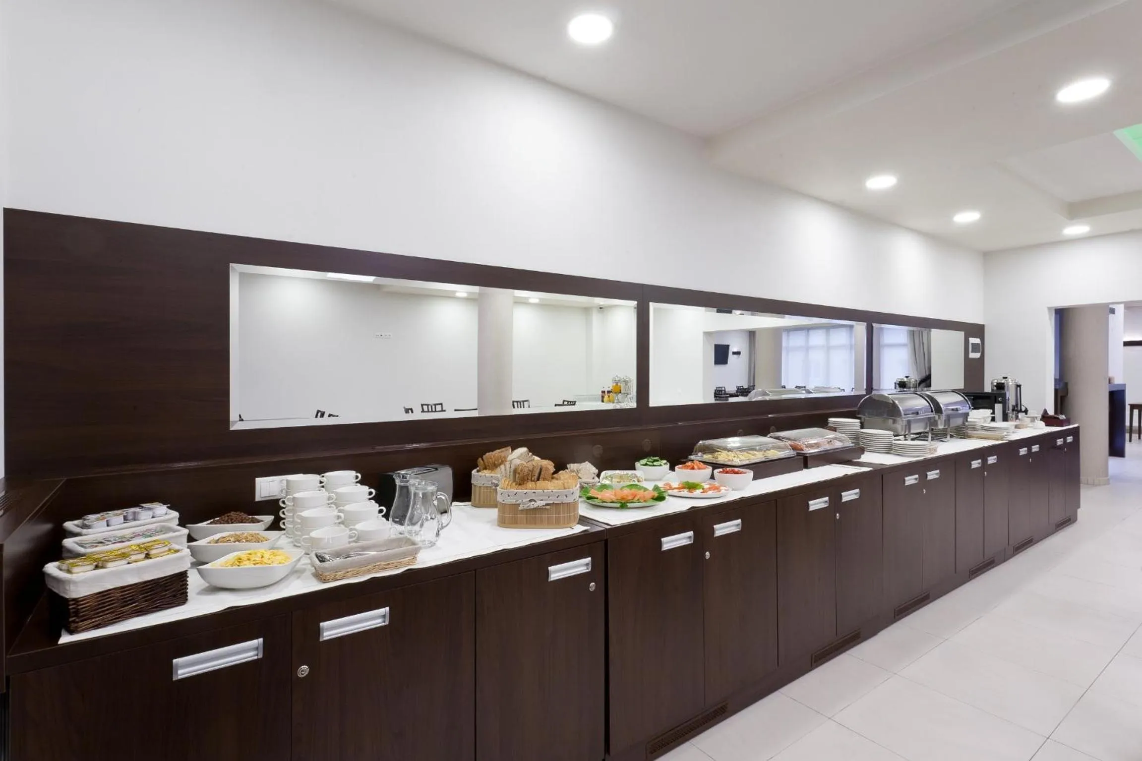 Buffet breakfast in Hotel Milenium