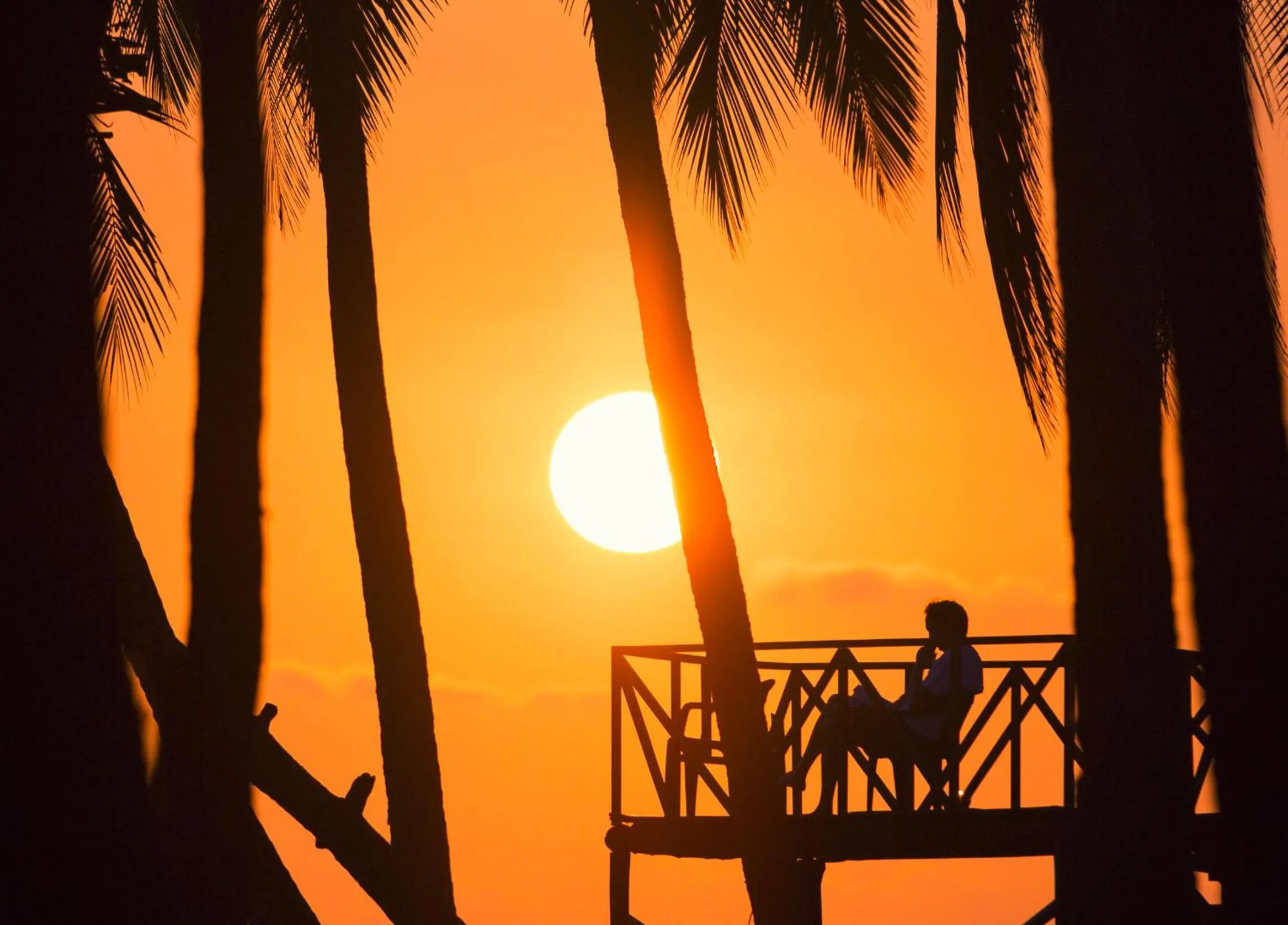 Sunset in Hotel Clandestino beach resort