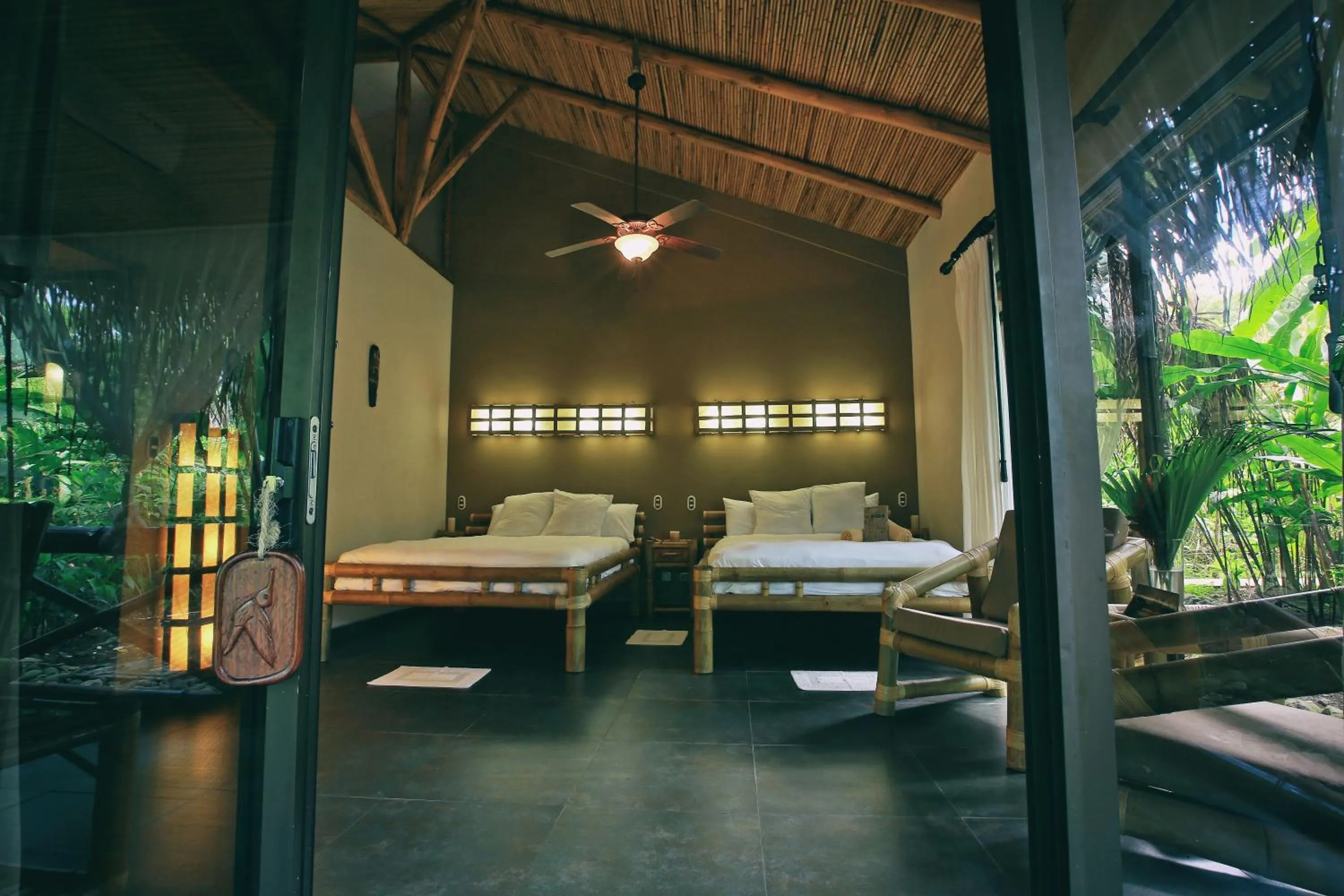 Photo of the whole room, Bed in Hotel Clandestino beach resort