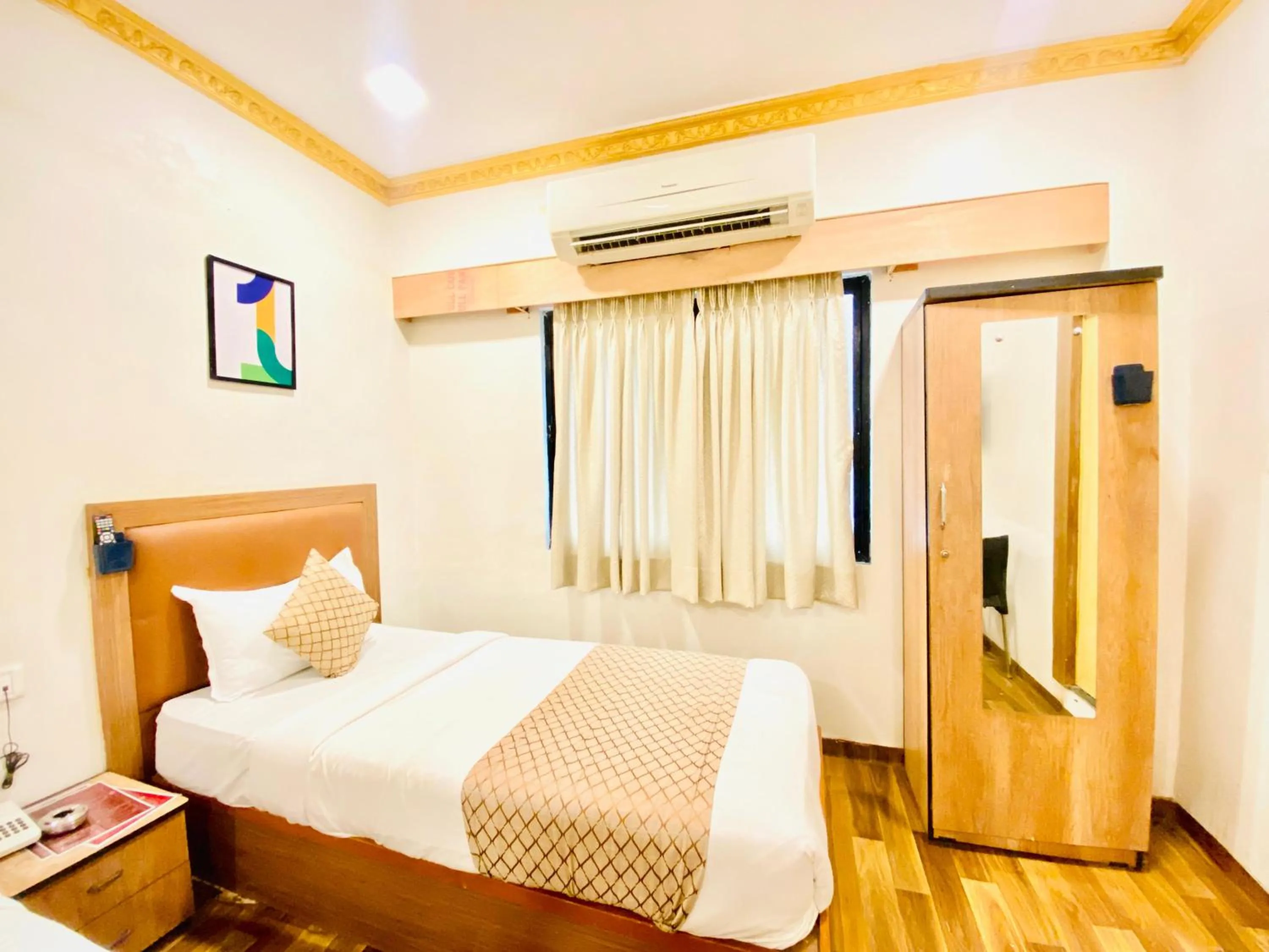 Bed in Hotel ABC Satellite Prahlad Nagar