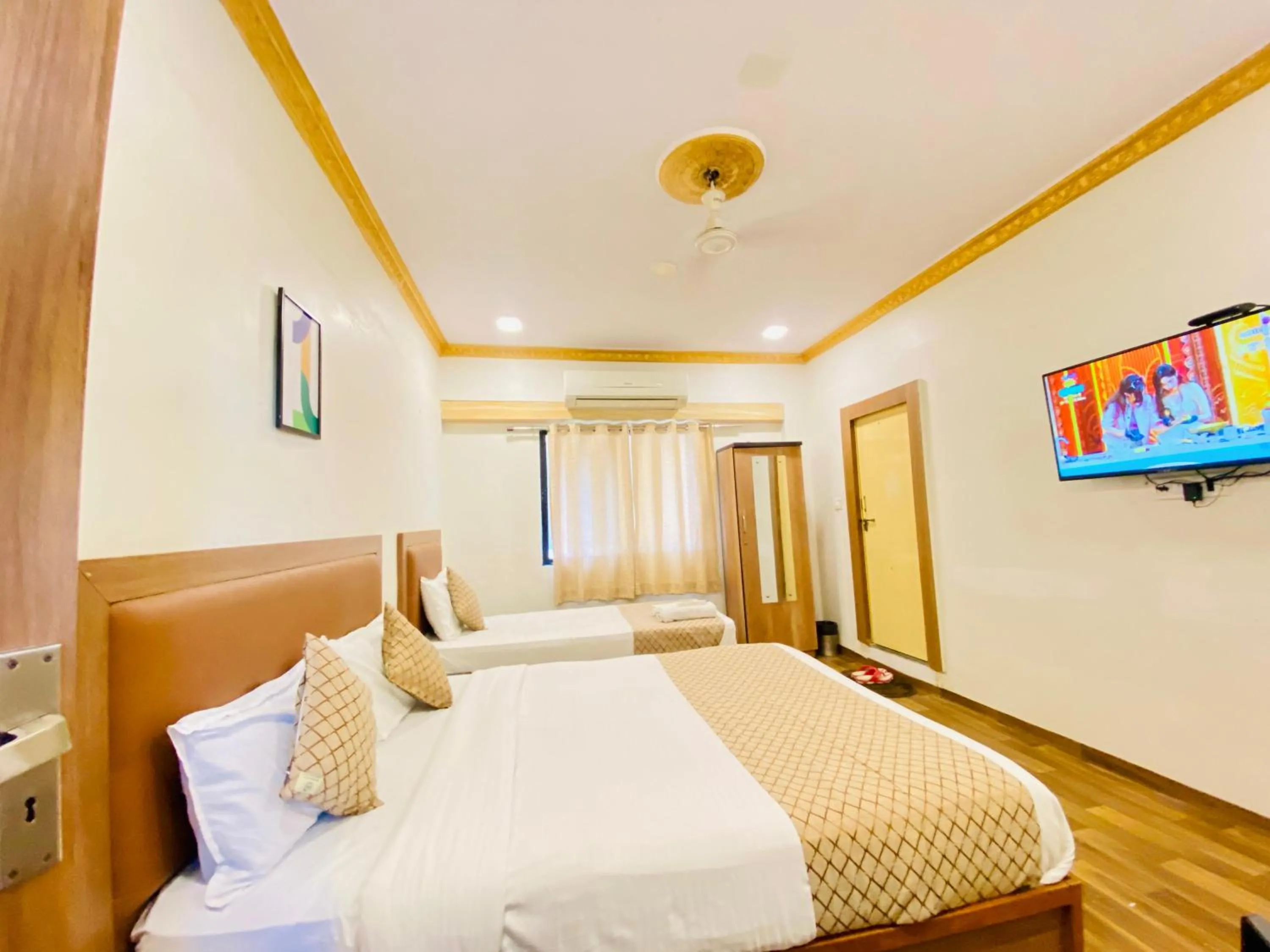 Bed in Hotel ABC Satellite Prahlad Nagar