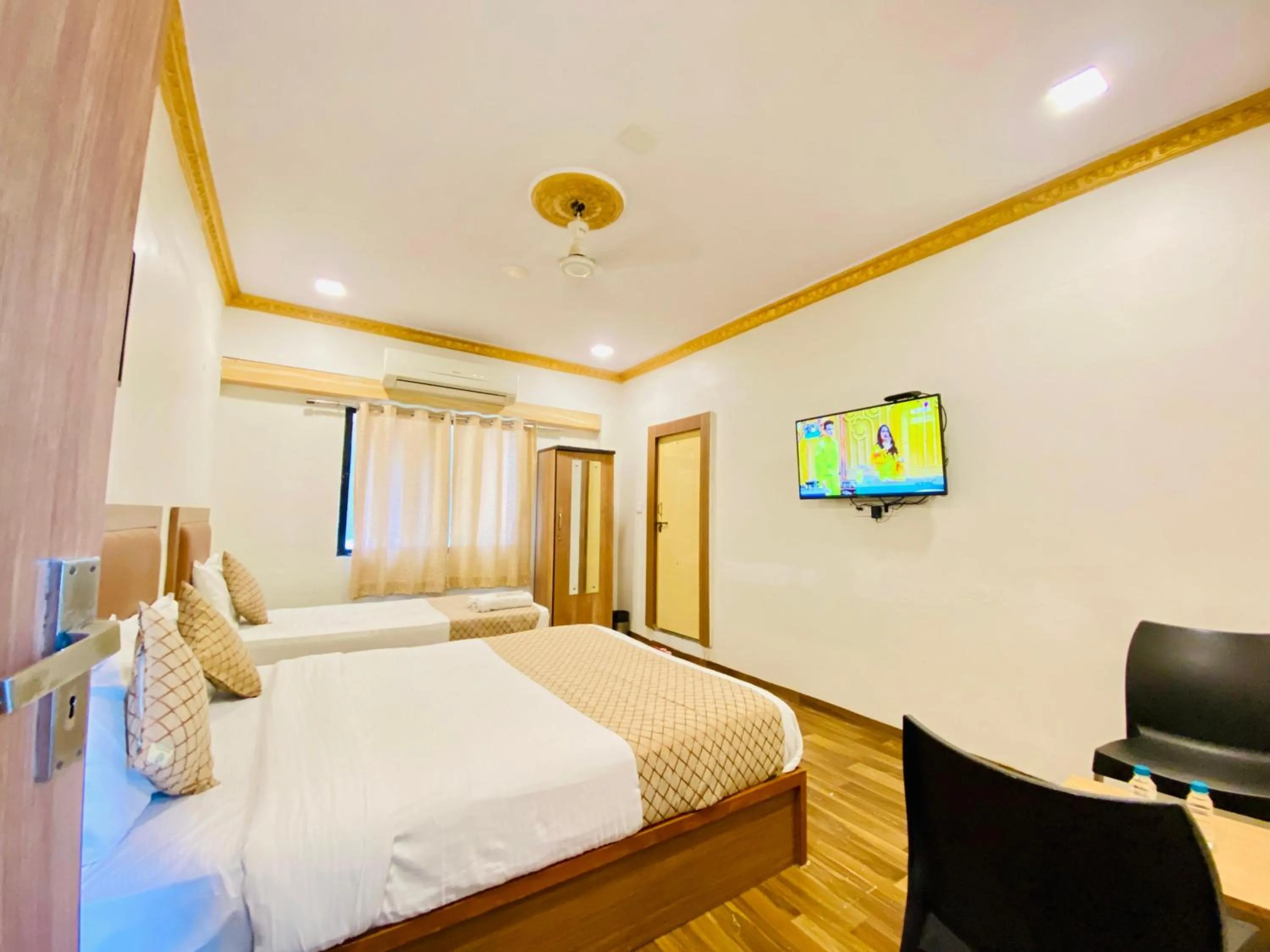 Bed in Hotel ABC Satellite Prahlad Nagar