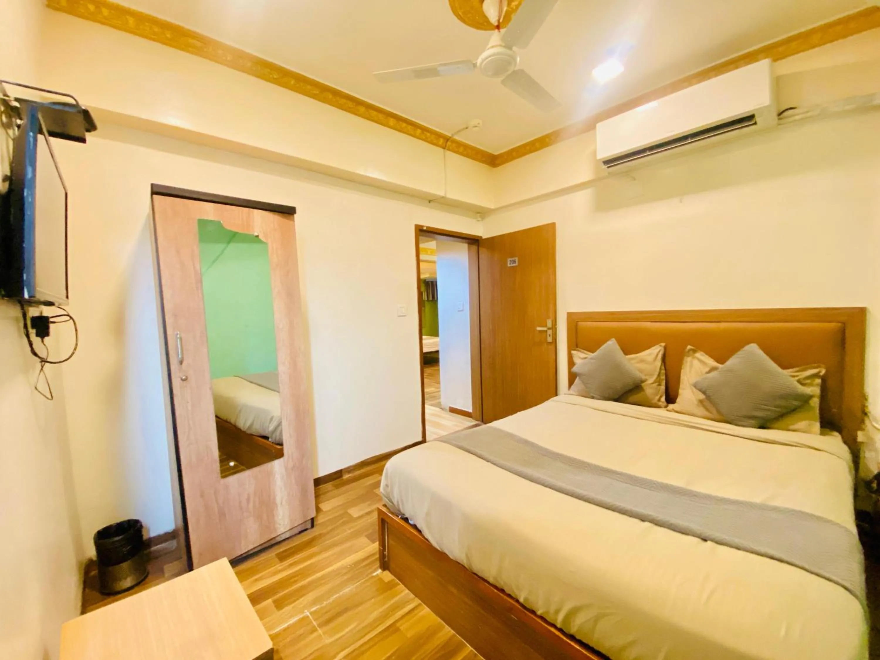 Bed in Hotel ABC Satellite Prahlad Nagar