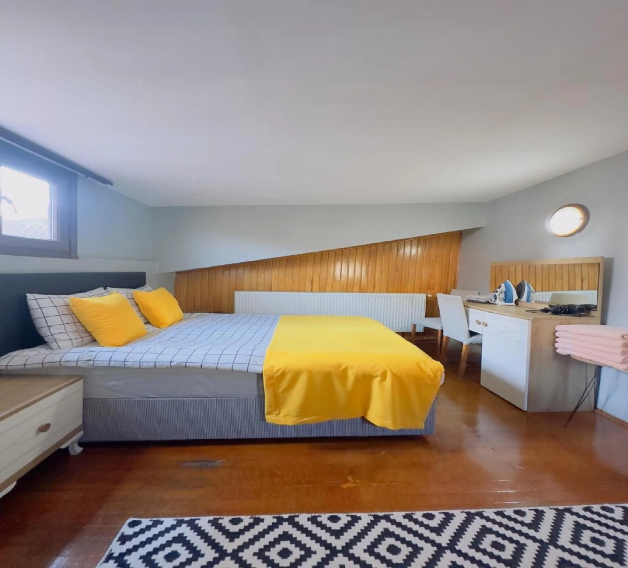 Photo of the whole room, Bed in Armagan Suite Taksim