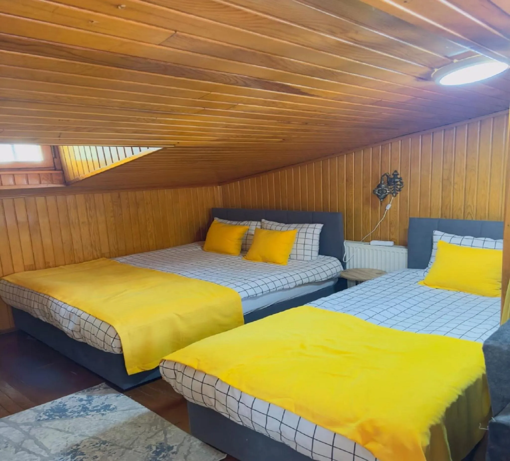 Photo of the whole room, Bed in Armagan Suite Taksim