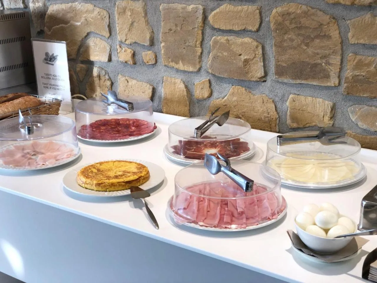 Food and drinks in Hotel Gudamendi