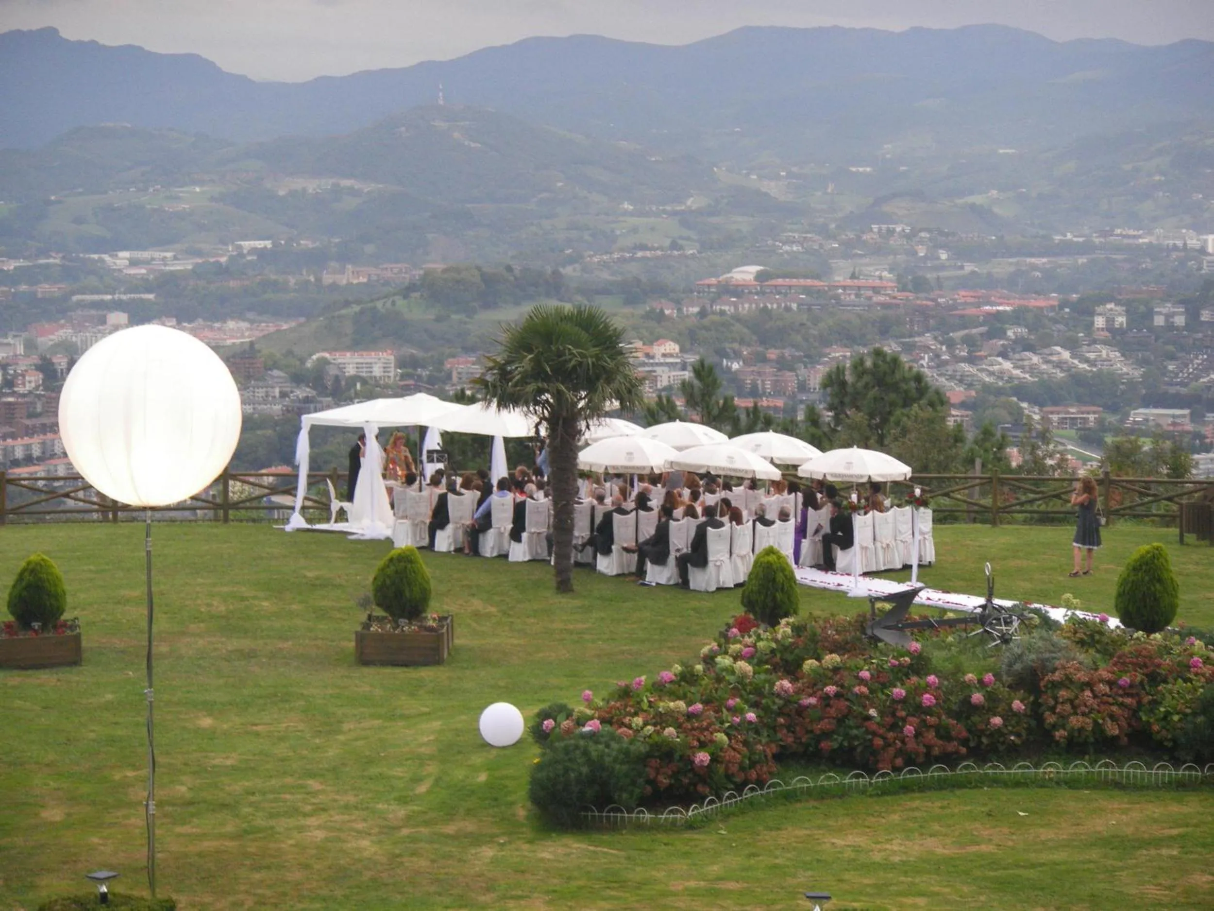 Garden in Hotel Gudamendi