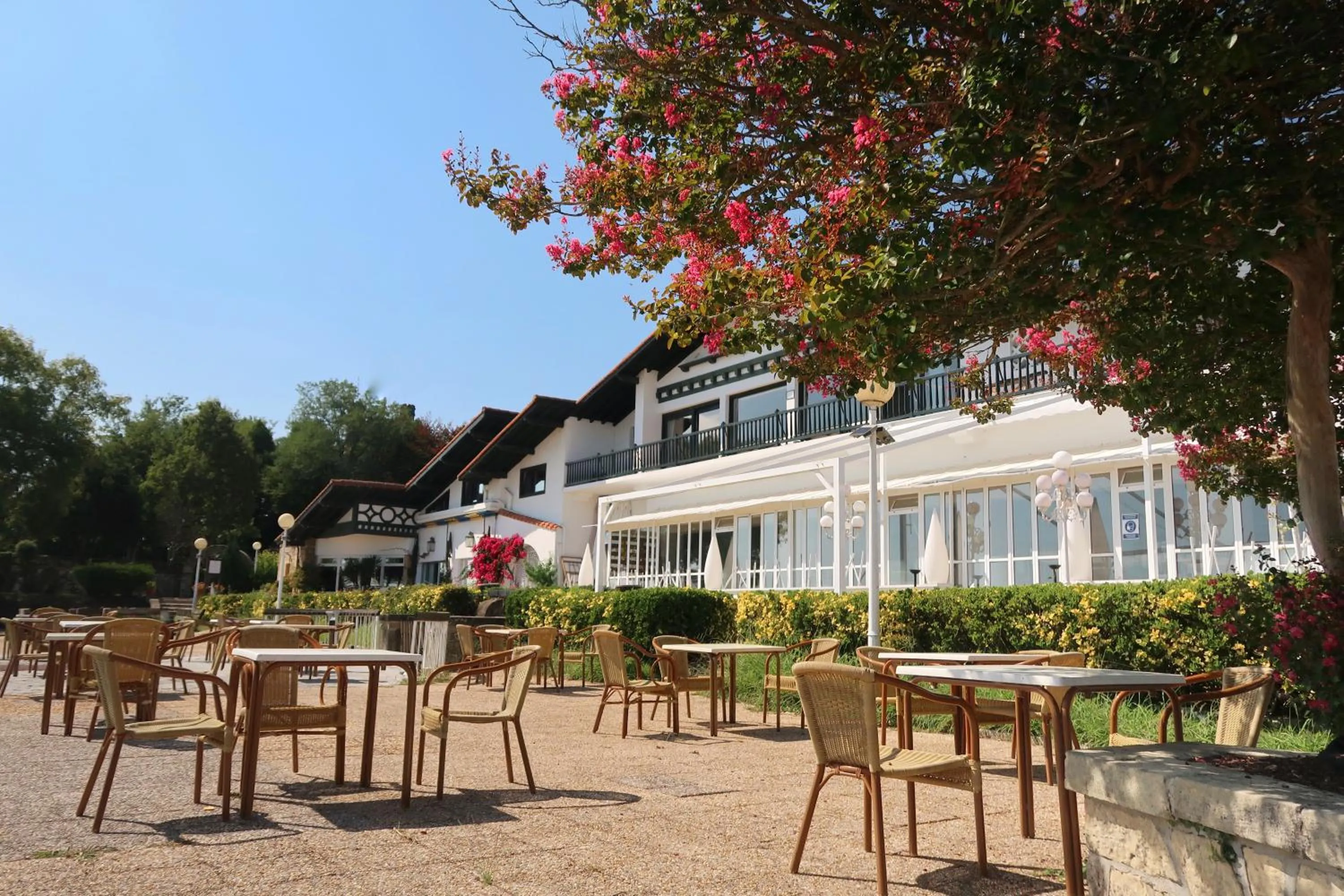 Garden in Hotel Gudamendi