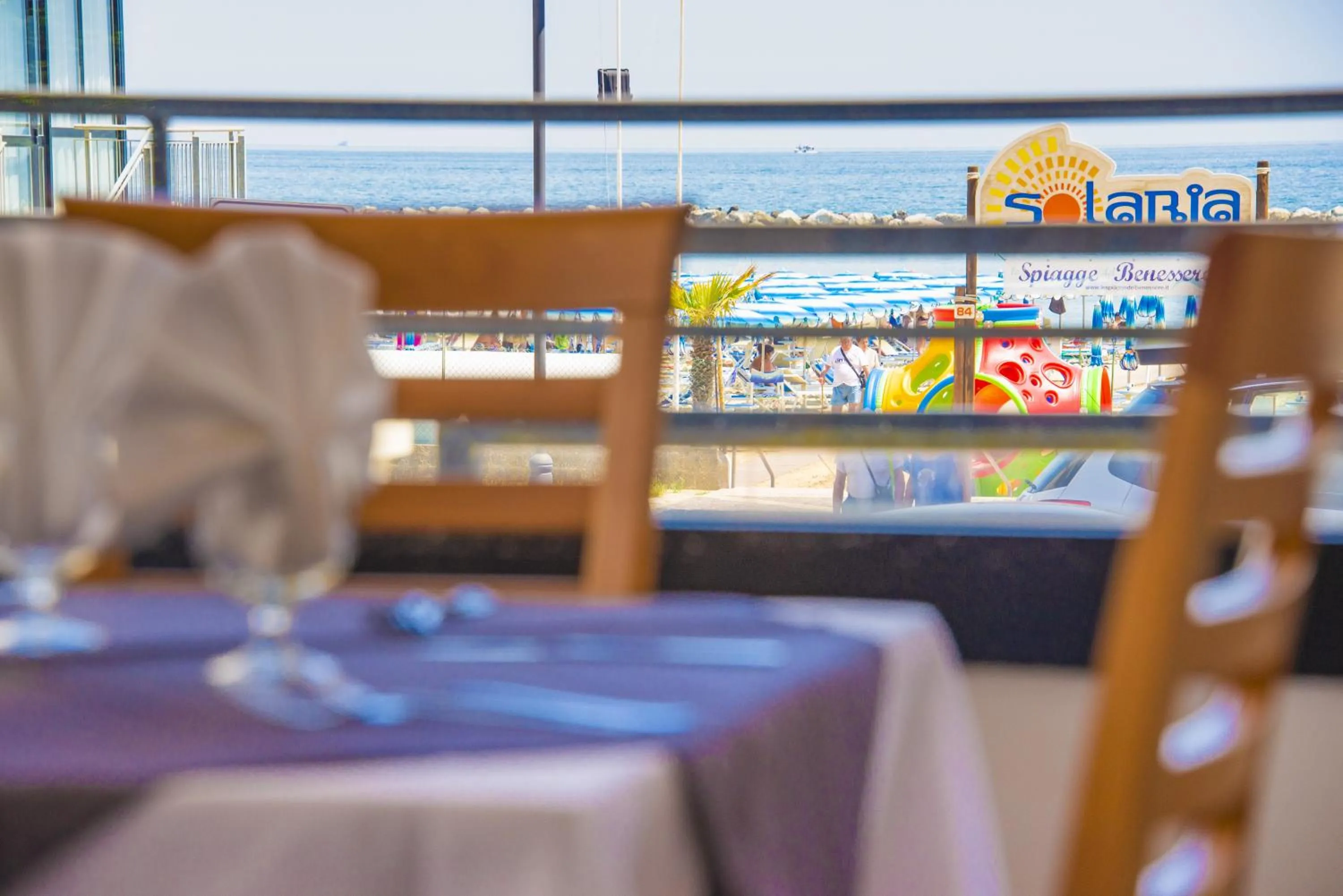 Restaurant/places to eat in Florida Park Hotel