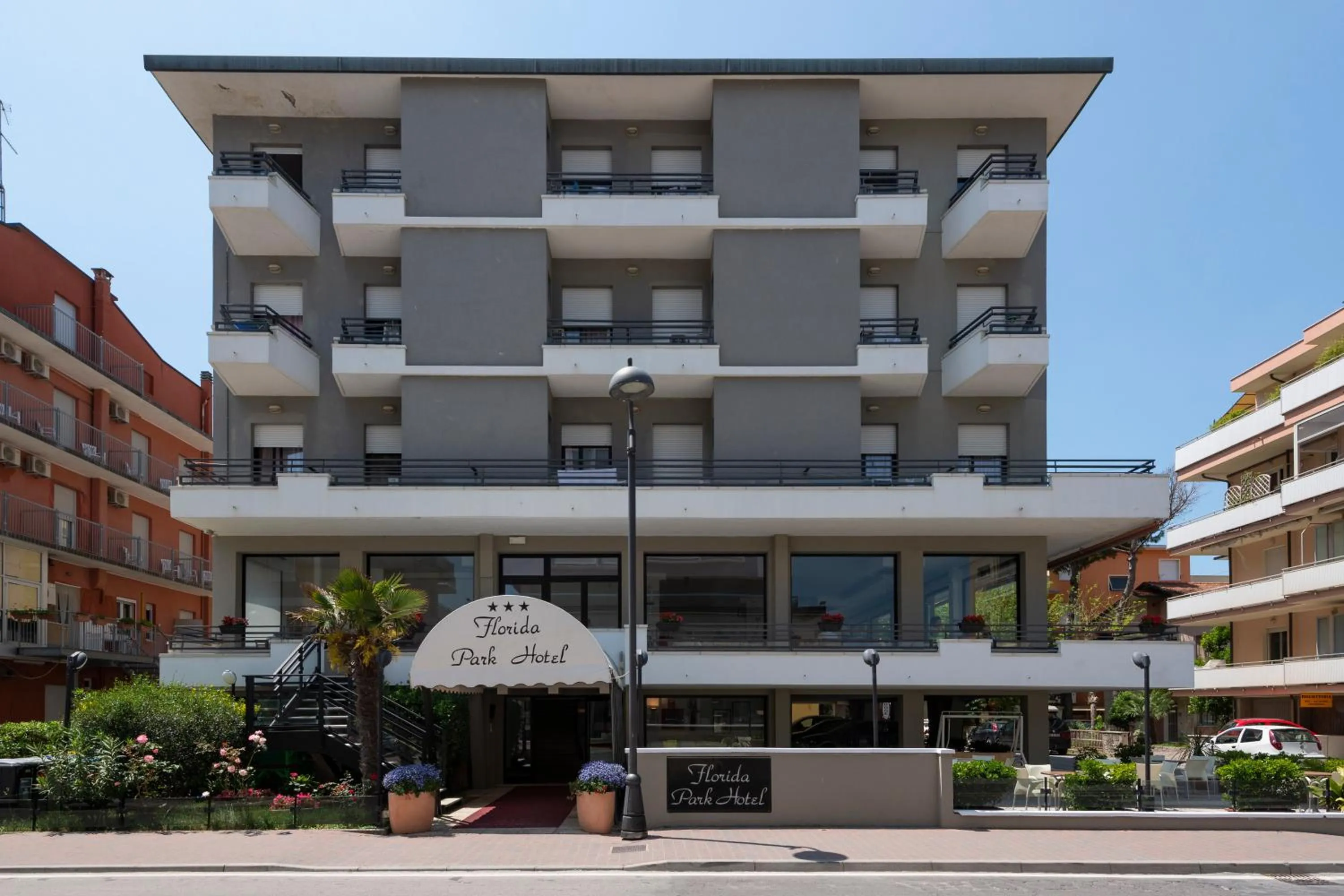 Facade/entrance in Florida Park Hotel