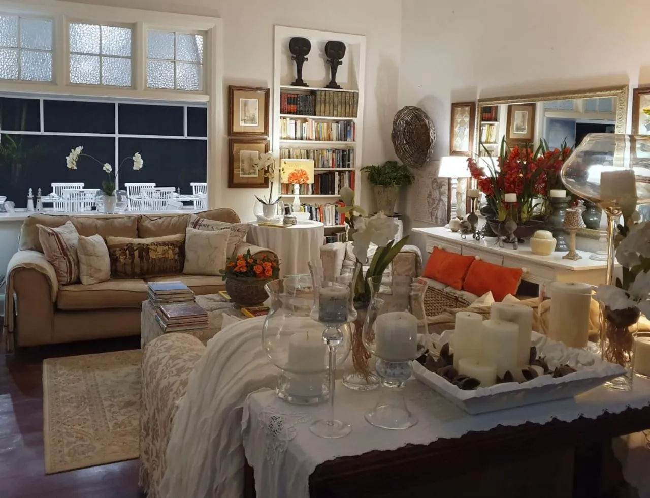 Communal lounge/ TV room in St Lucia Kingfisher Lodge