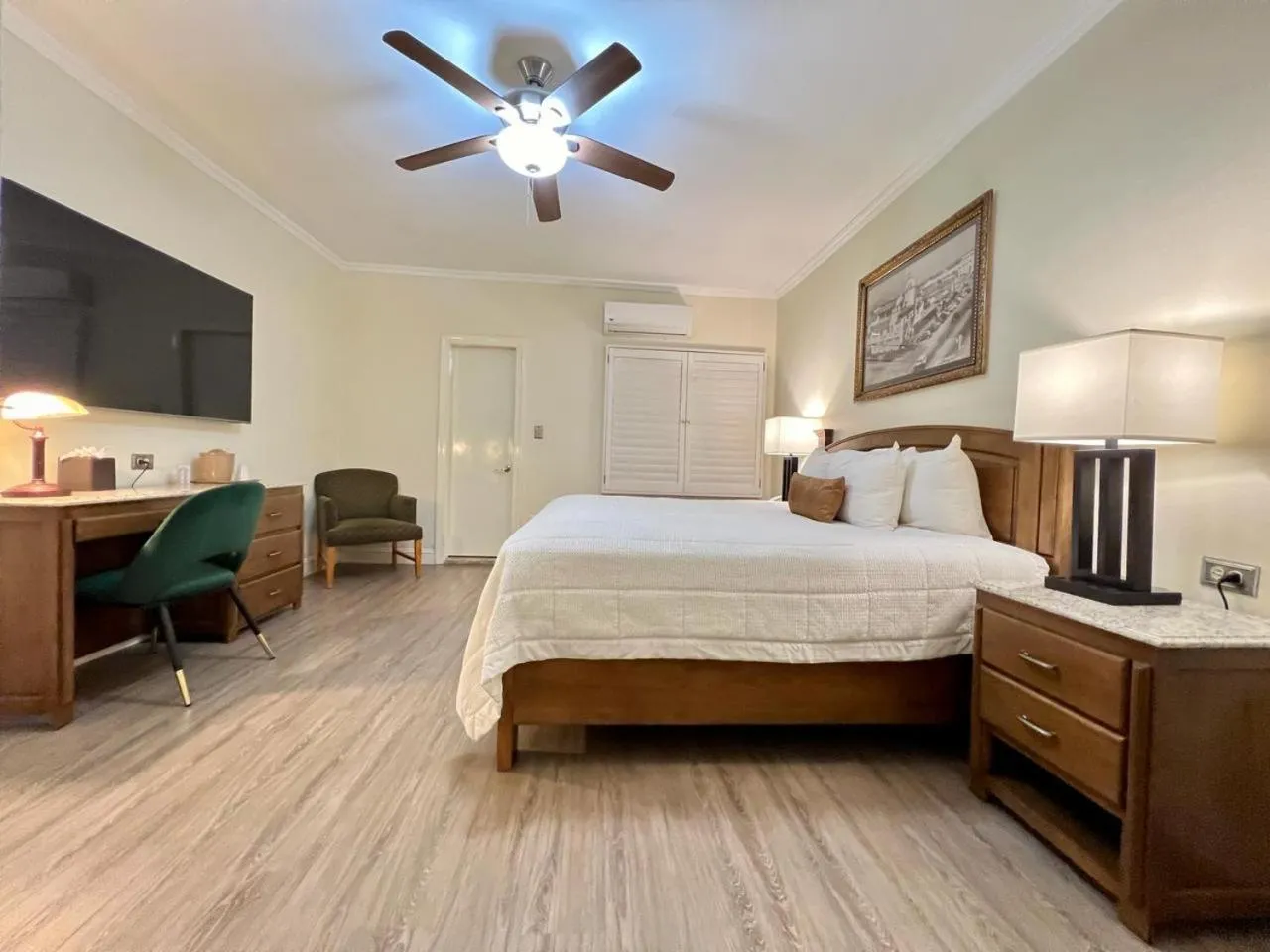 TV and multimedia, Bed in Hotel Caesars